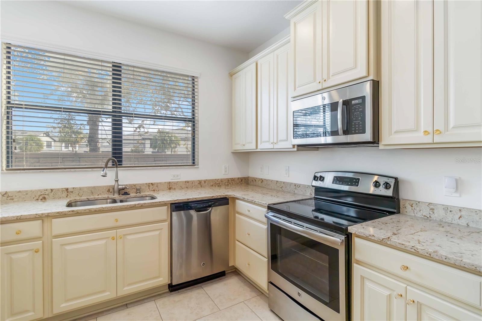 284 CREW CT, SARASOTA, FL, 34243
