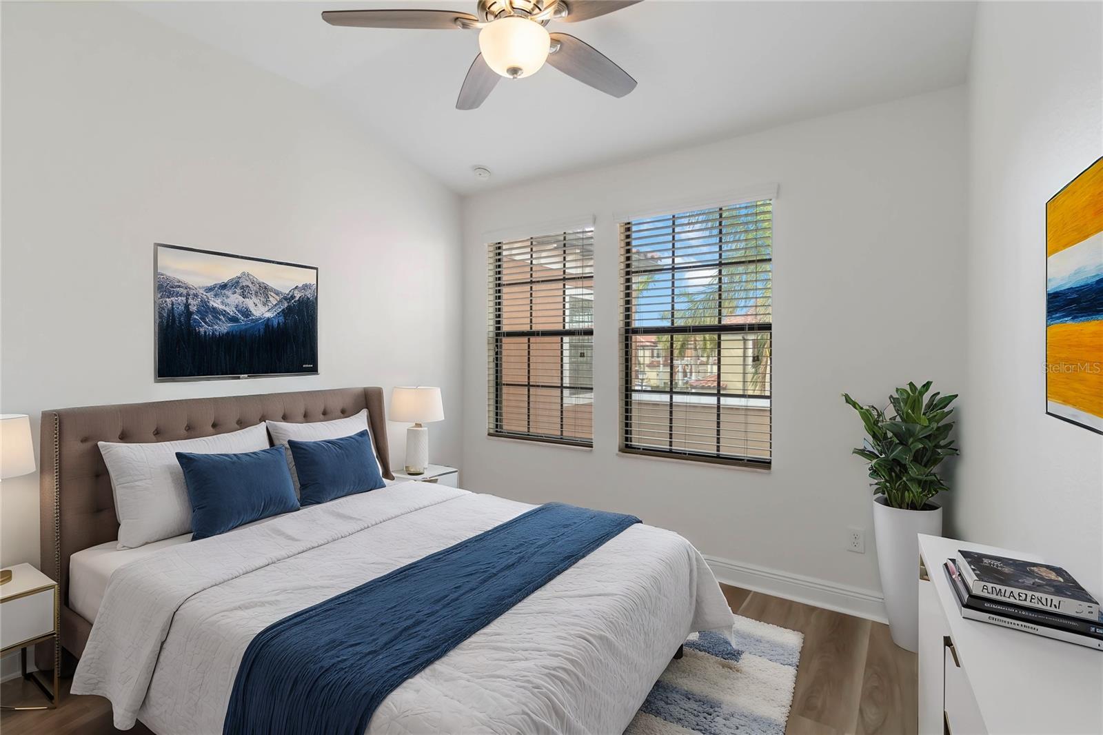 284 CREW CT, SARASOTA, FL, 34243