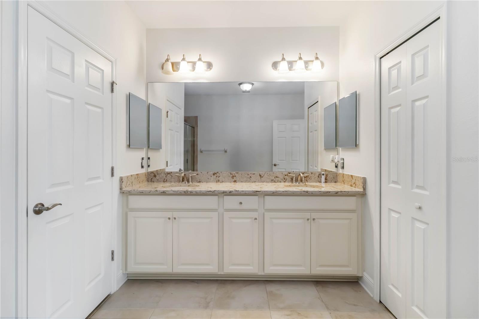 284 CREW CT, SARASOTA, FL, 34243