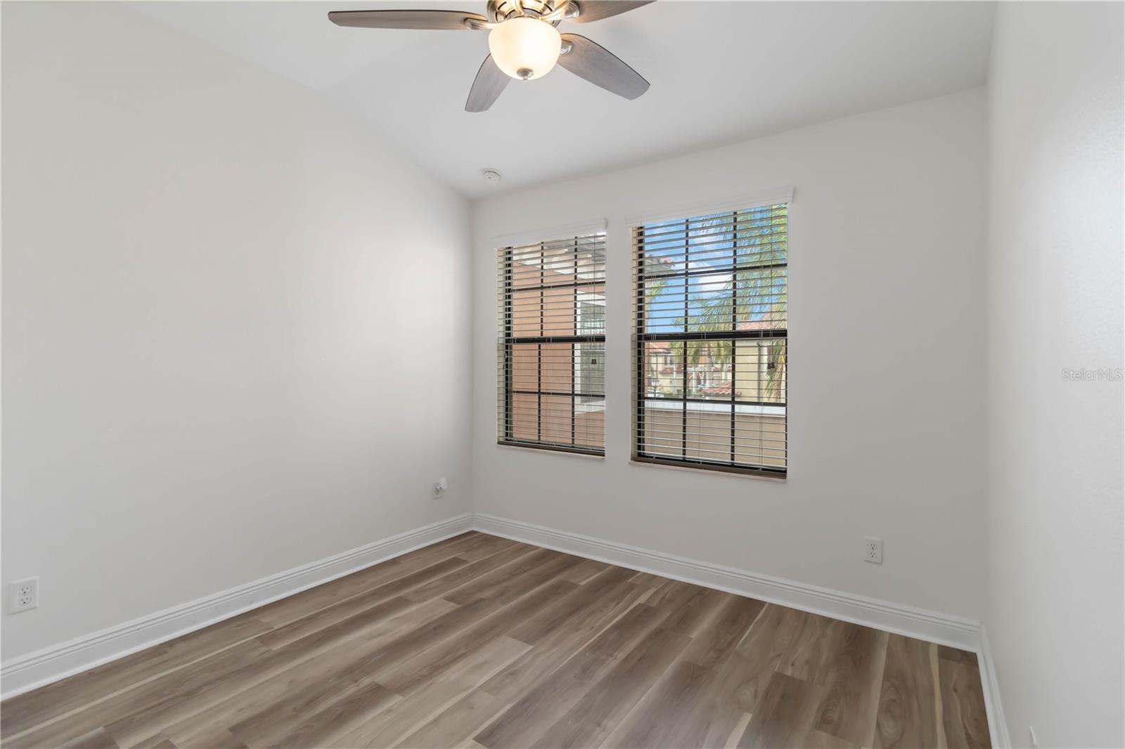 284 CREW CT, SARASOTA, FL, 34243