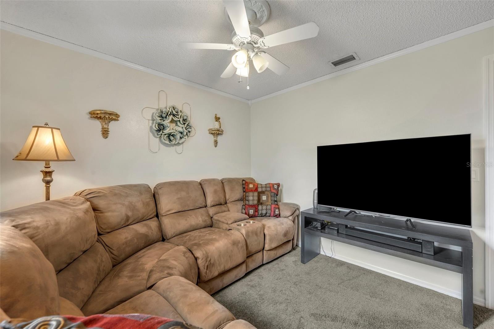 216 HICKORY AVE, ORANGE CITY, FL, 32763