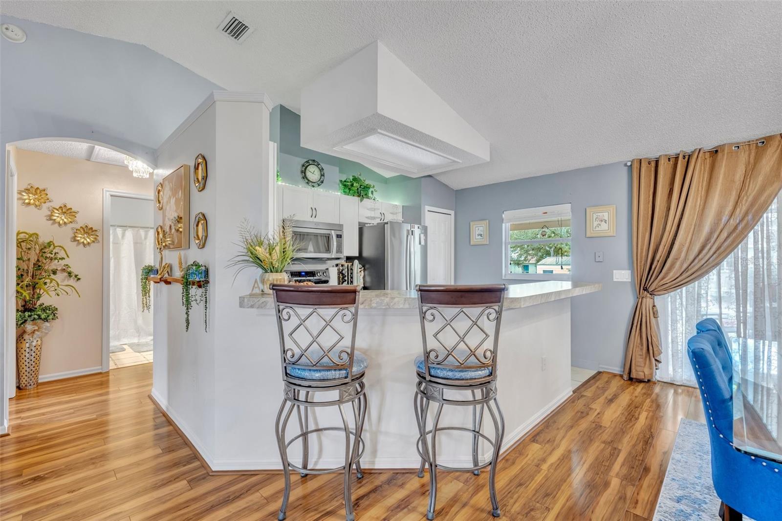 216 HICKORY AVE, ORANGE CITY, FL, 32763