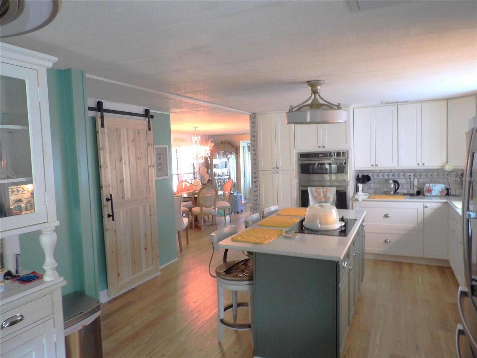 7216 MOUNT GEORGETOWN DR NE #555, ST PETERSBURG, FL, 33702