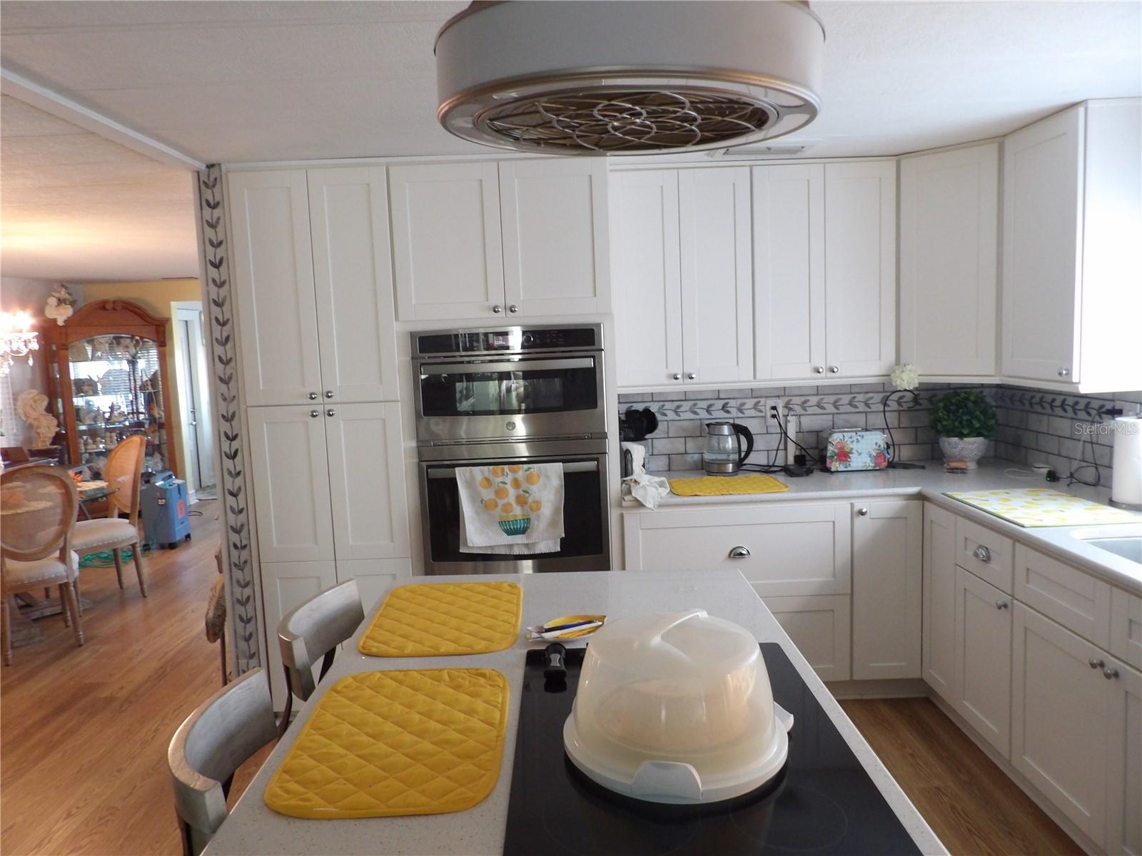 7216 MOUNT GEORGETOWN DR NE #555, ST PETERSBURG, FL, 33702