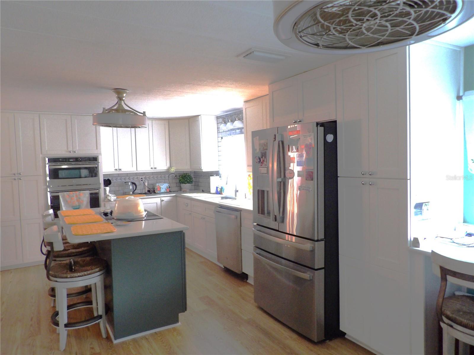7216 MOUNT GEORGETOWN DR NE #555, ST PETERSBURG, FL, 33702