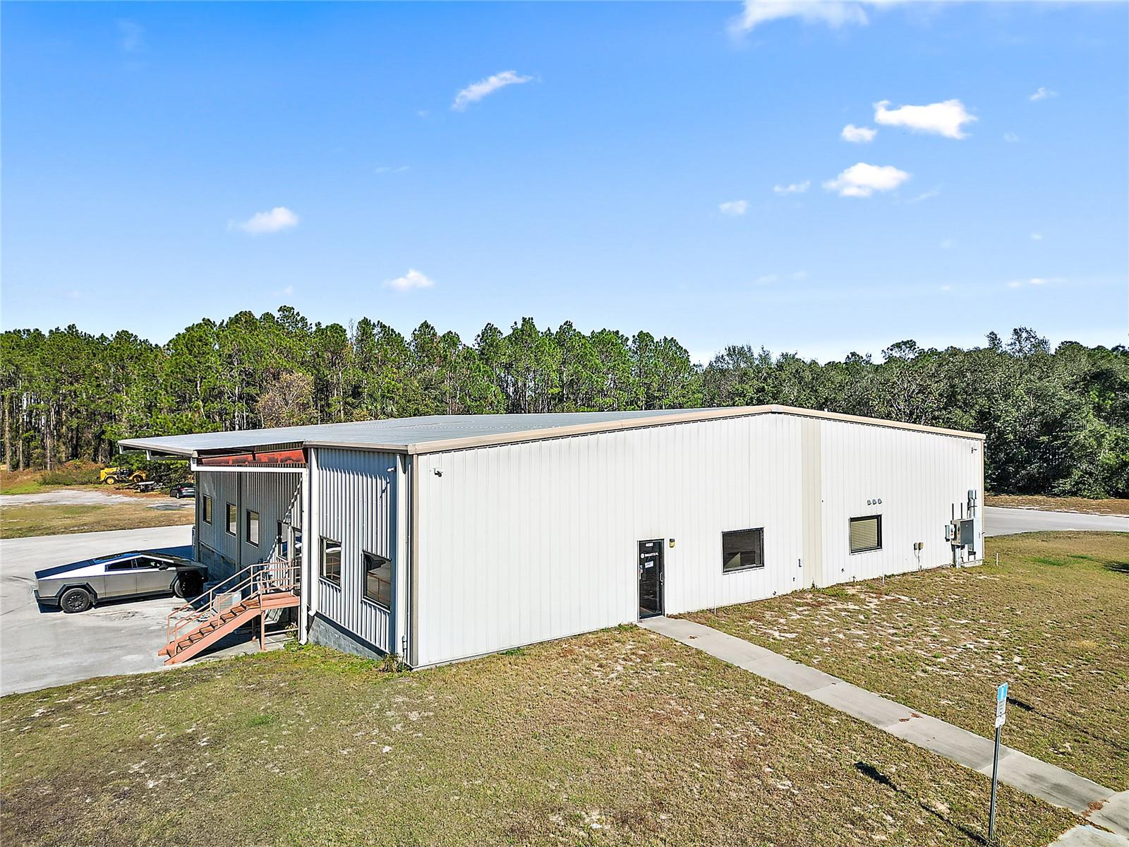 4680 LAKE INDUSTRIAL BLVD, TAVARES, FL, 32778