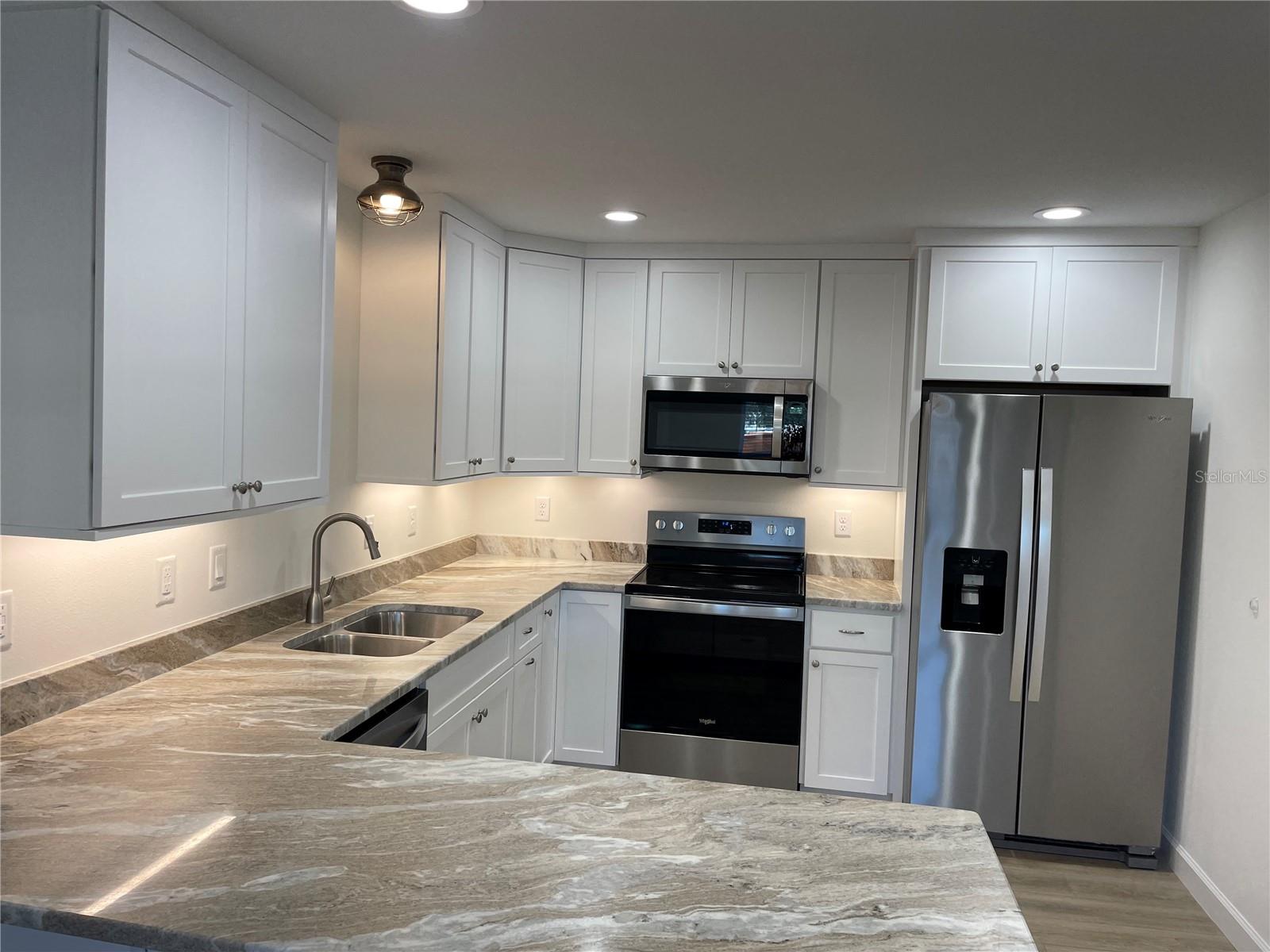 1218 LIBERTY AVE, MOUNT DORA, FL, 32757