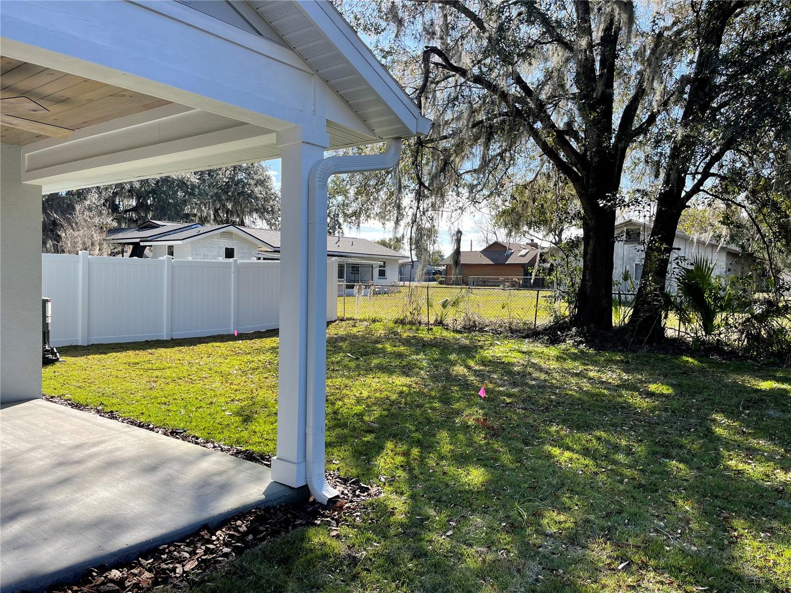 1218 LIBERTY AVE, MOUNT DORA, FL, 32757