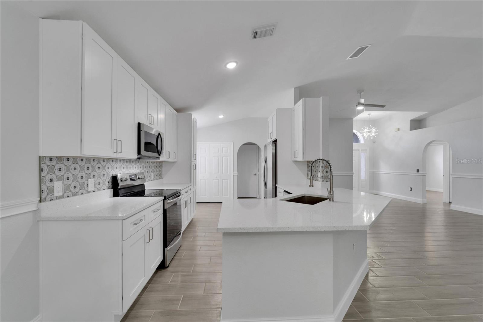 1613 ALHAMBRA CREST DR, RUSKIN, FL, 33570