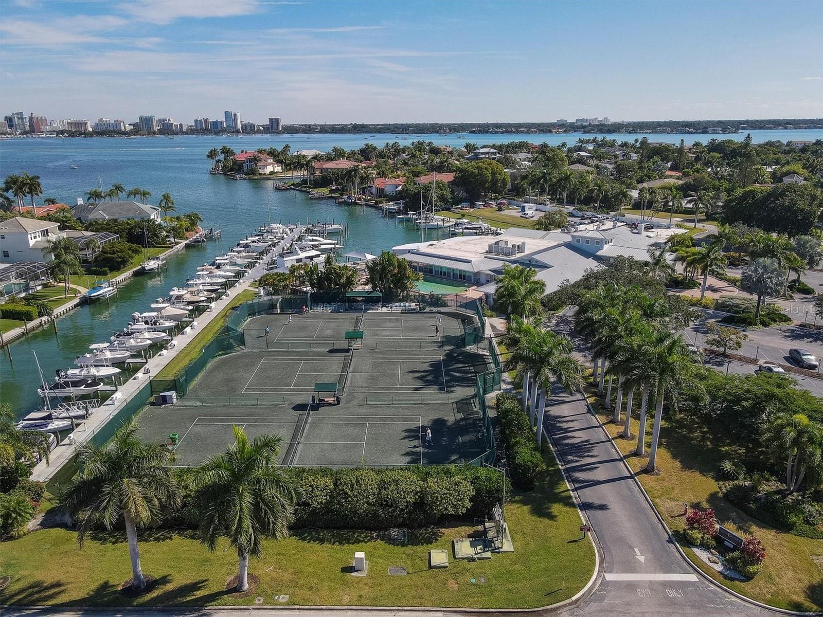 419 PARTRIDGE CIR, SARASOTA, FL, 34236