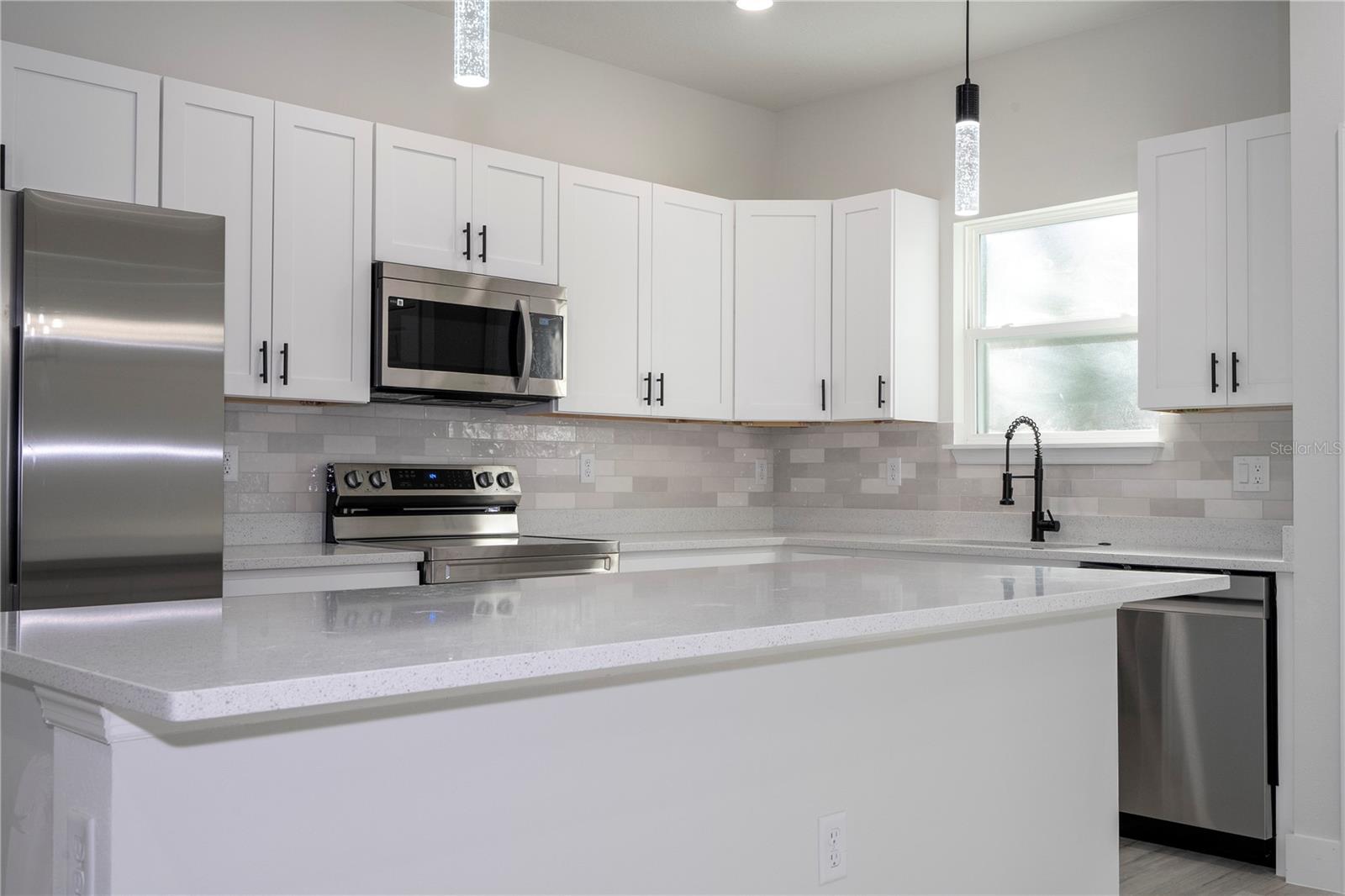 6 MALAUKA PASS, OCKLAWAHA, FL, 32179