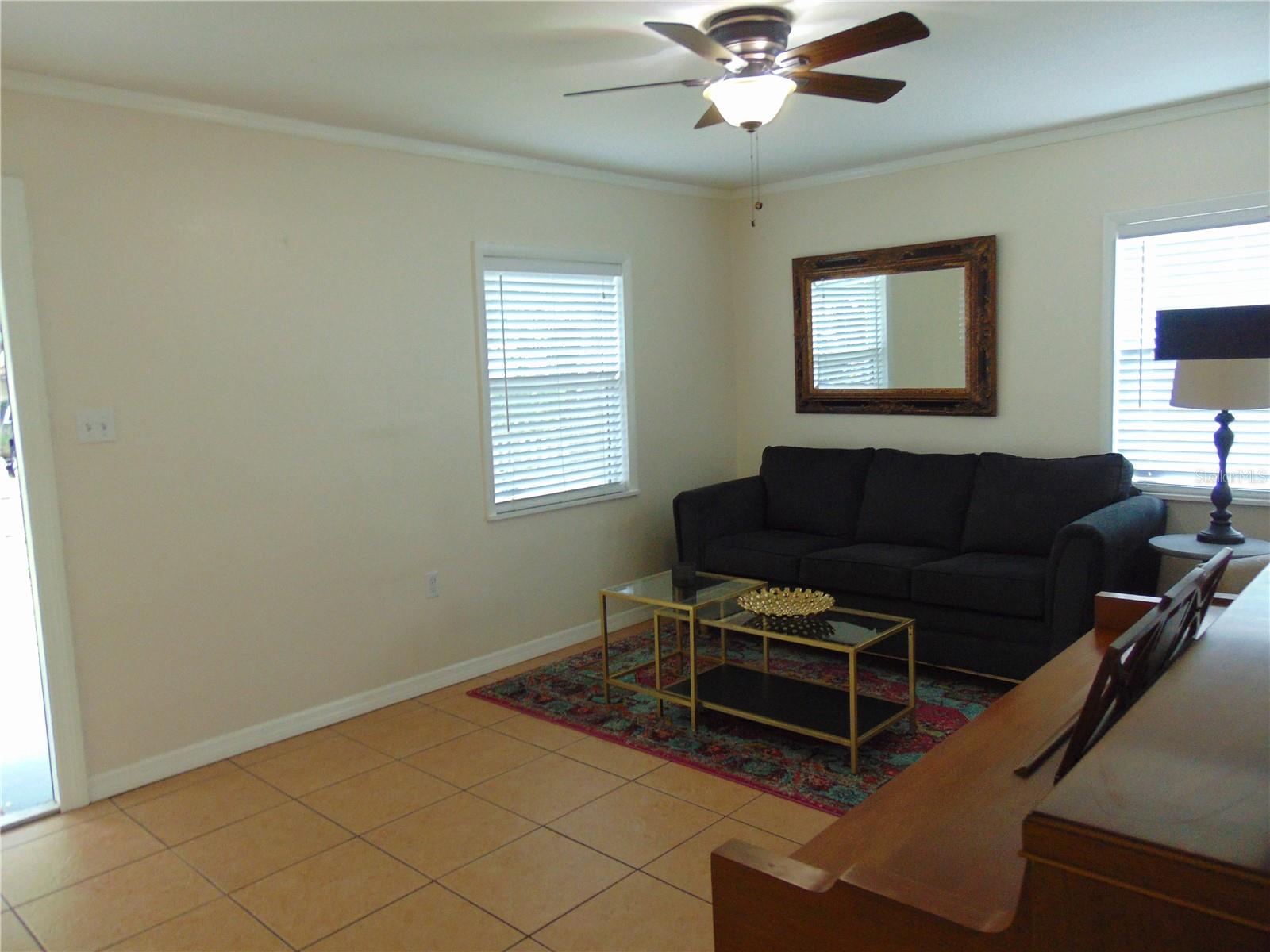 3215 W HARTNETT AVE, TAMPA, FL, 33611