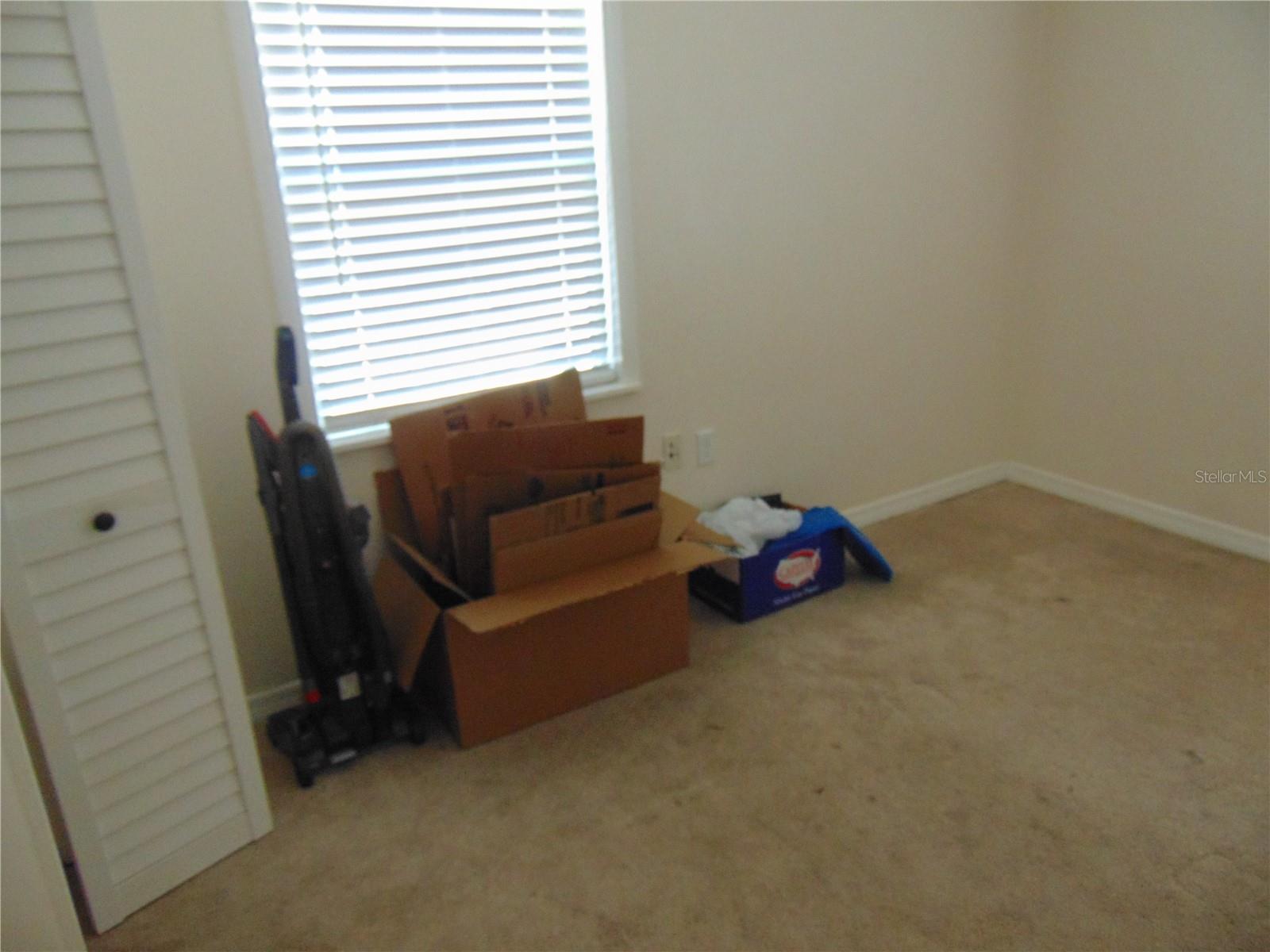 3215 W HARTNETT AVE, TAMPA, FL, 33611