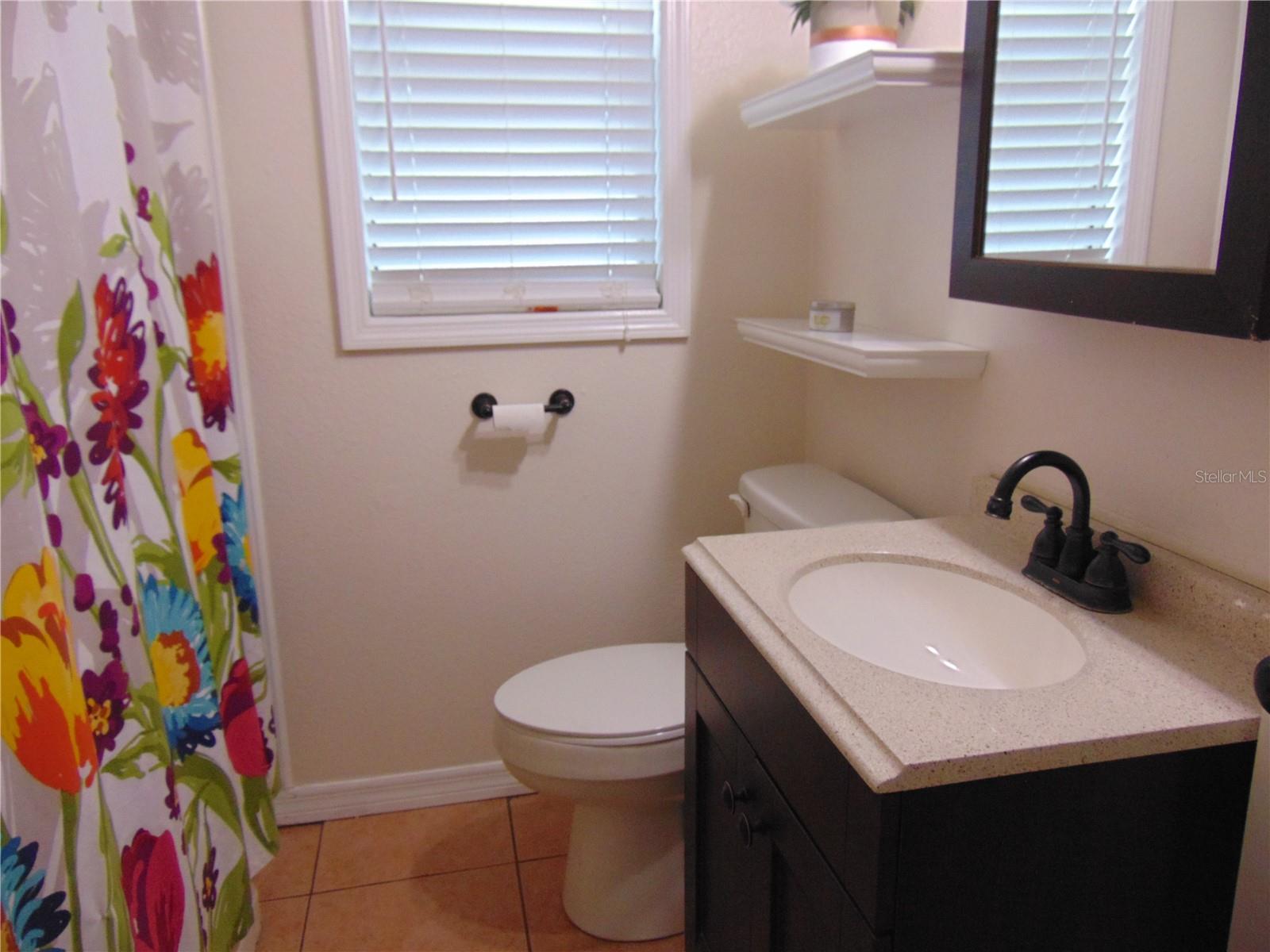 3215 W HARTNETT AVE, TAMPA, FL, 33611