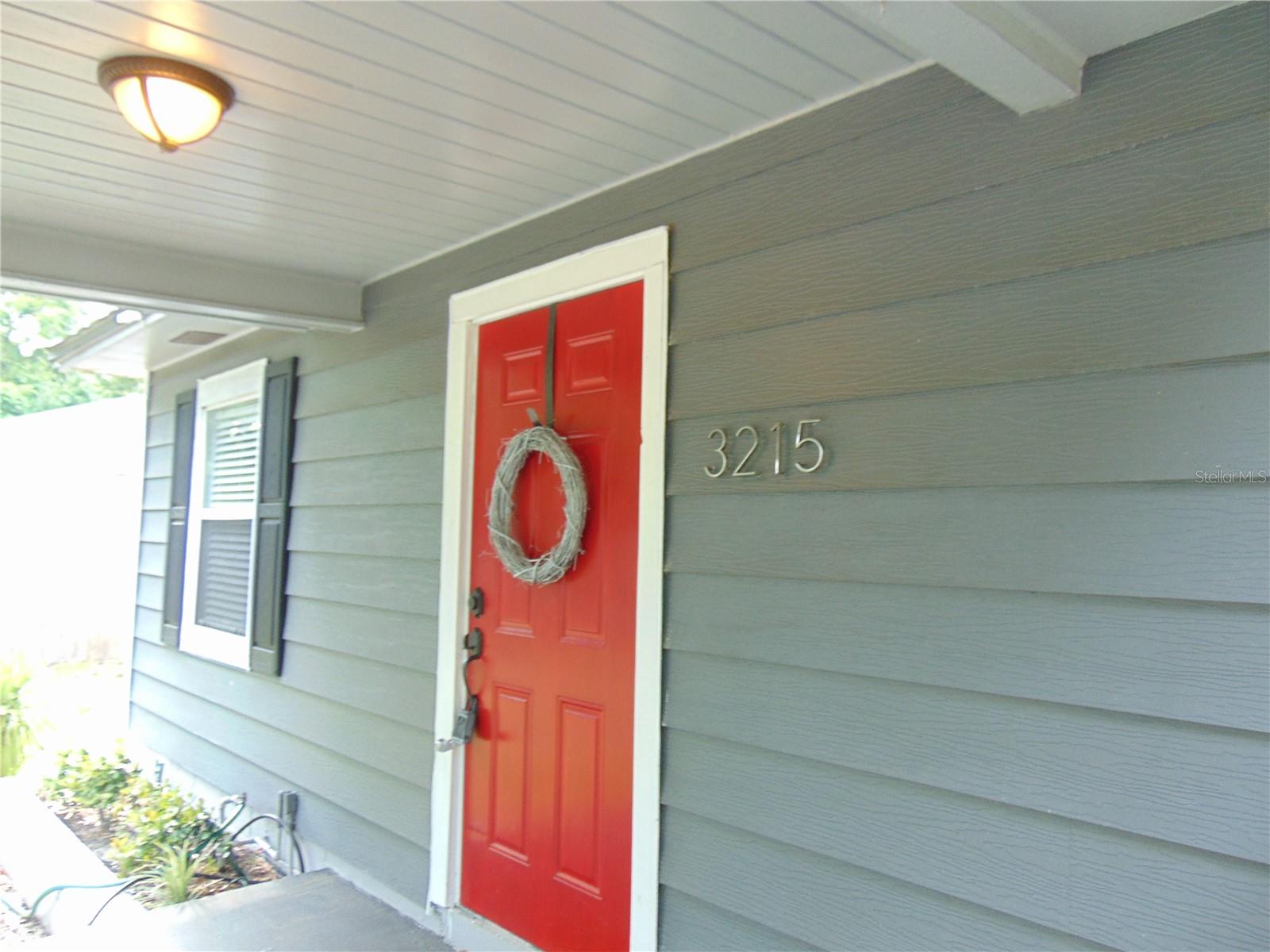 3215 W HARTNETT AVE, TAMPA, FL, 33611