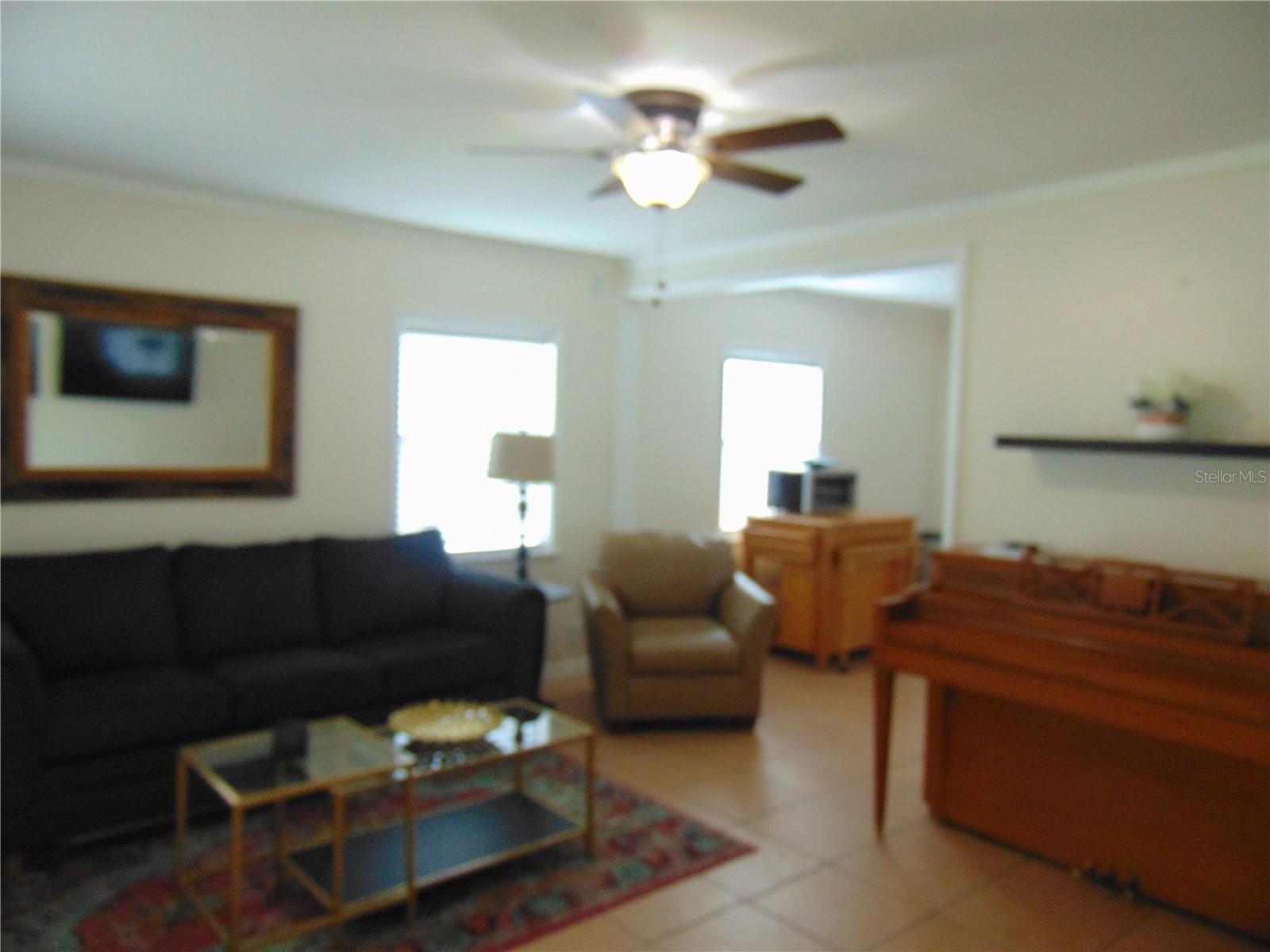 3215 W HARTNETT AVE, TAMPA, FL, 33611