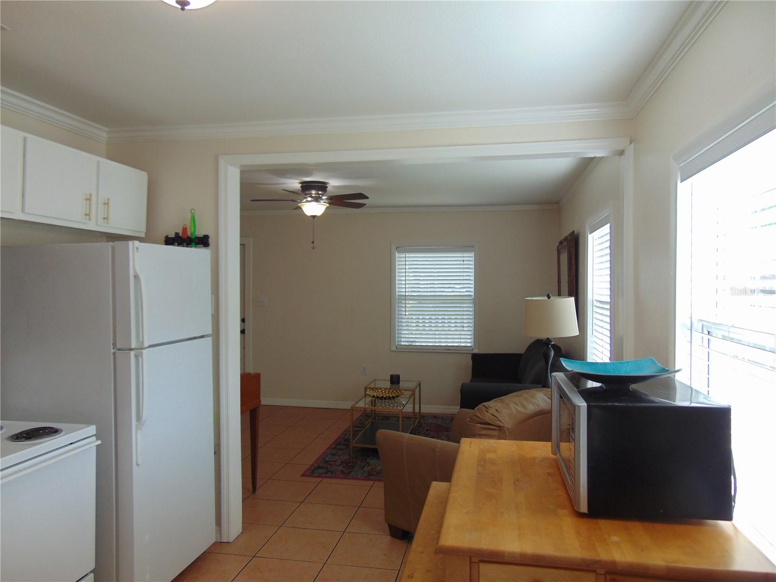 3215 W HARTNETT AVE, TAMPA, FL, 33611