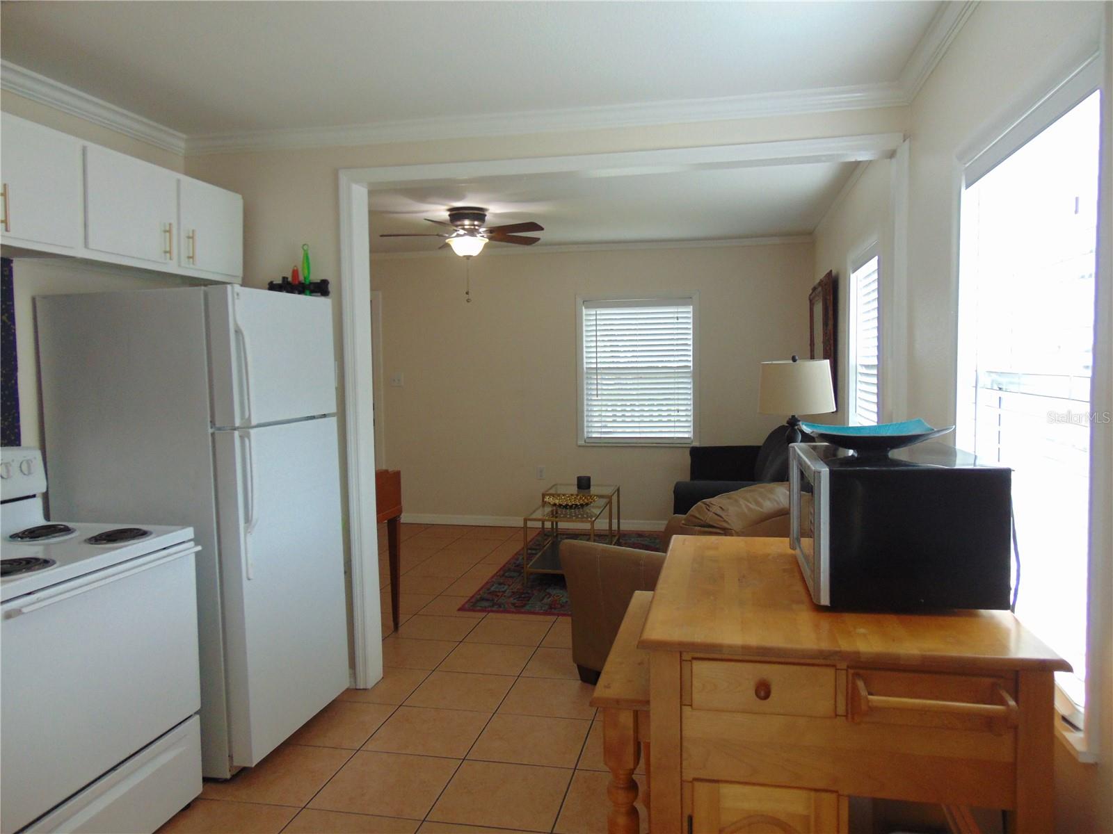 3215 W HARTNETT AVE, TAMPA, FL, 33611