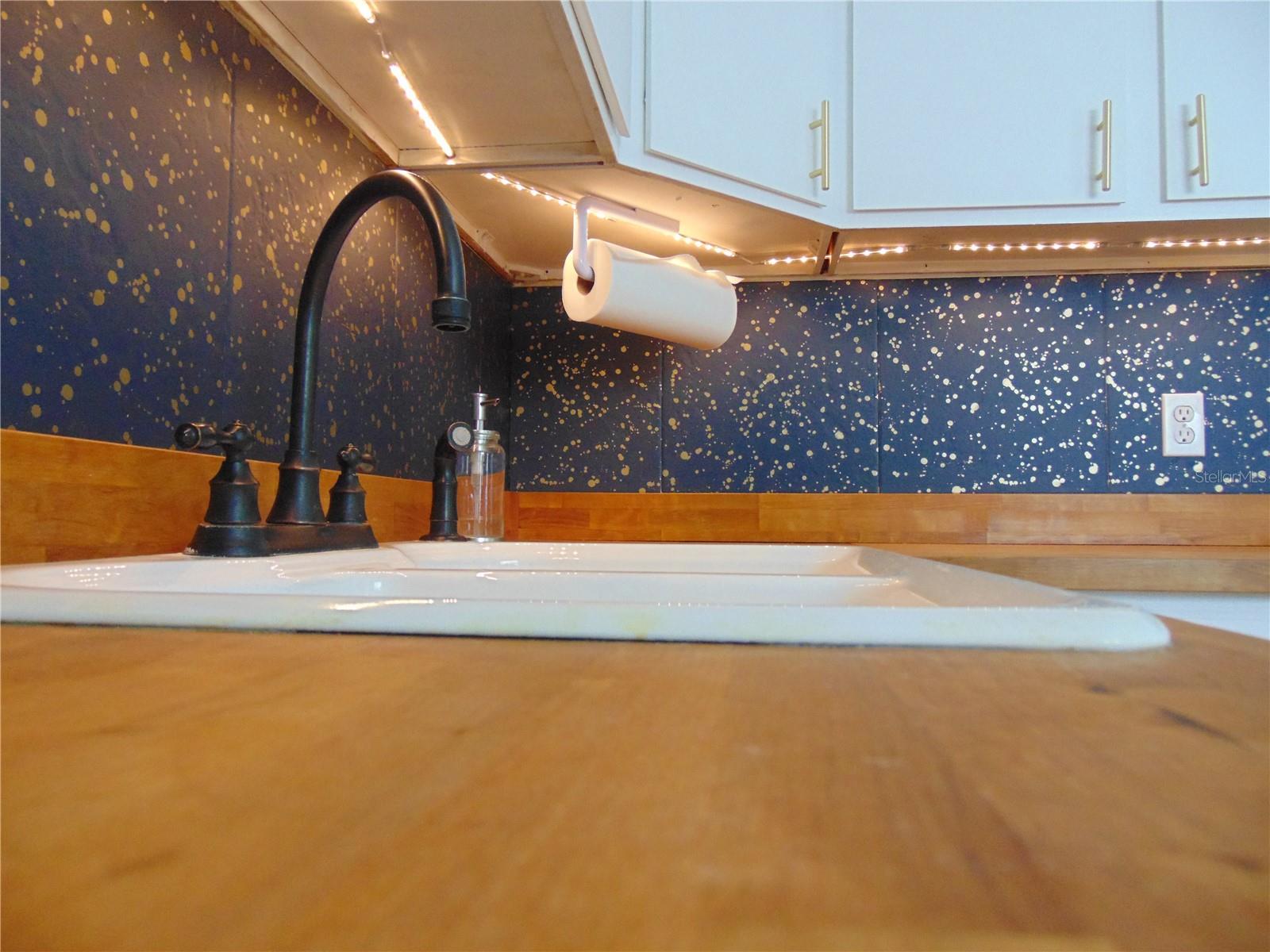 3215 W HARTNETT AVE, TAMPA, FL, 33611