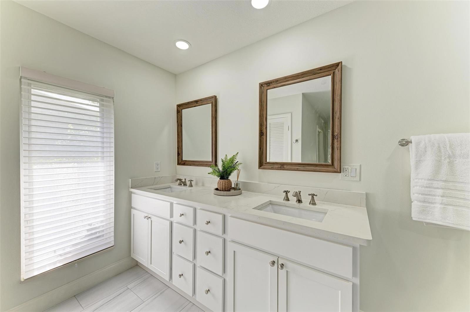 4364 BRANDYWINE DR, SARASOTA, FL, 34241