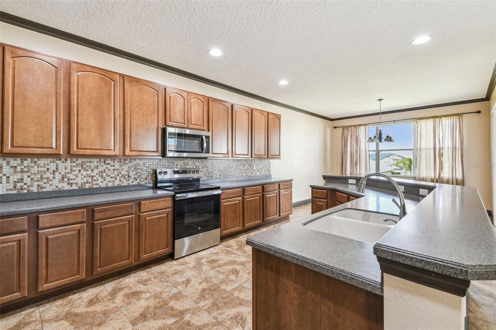 734 RAINFALL DR, WINTER GARDEN, FL, 34787