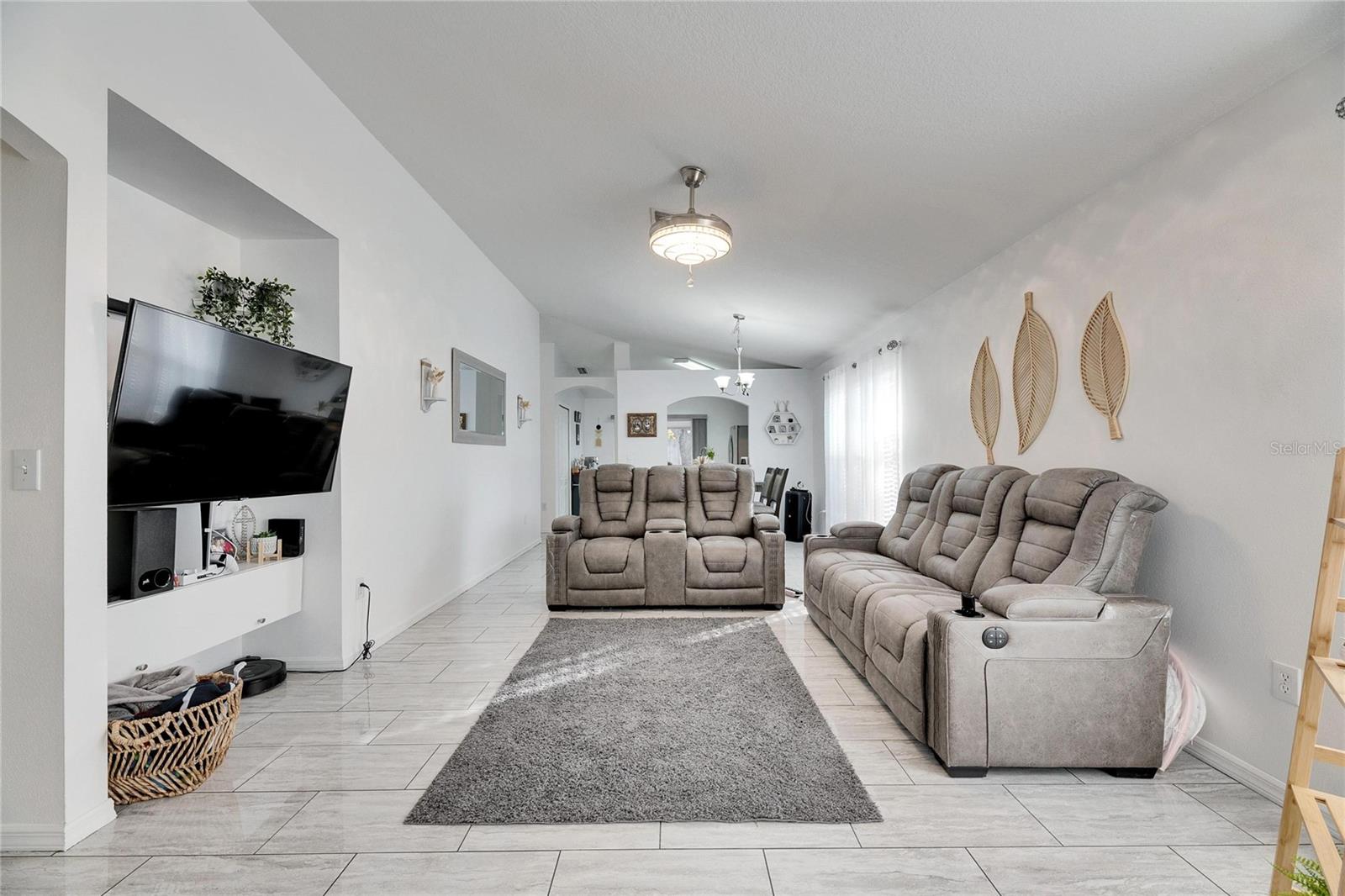 410 PINE POINTE CT, SEFFNER, FL, 33584