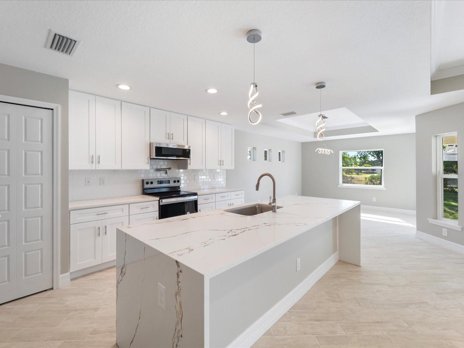 509 SUNSET RD N, ROTONDA WEST, FL, 33947