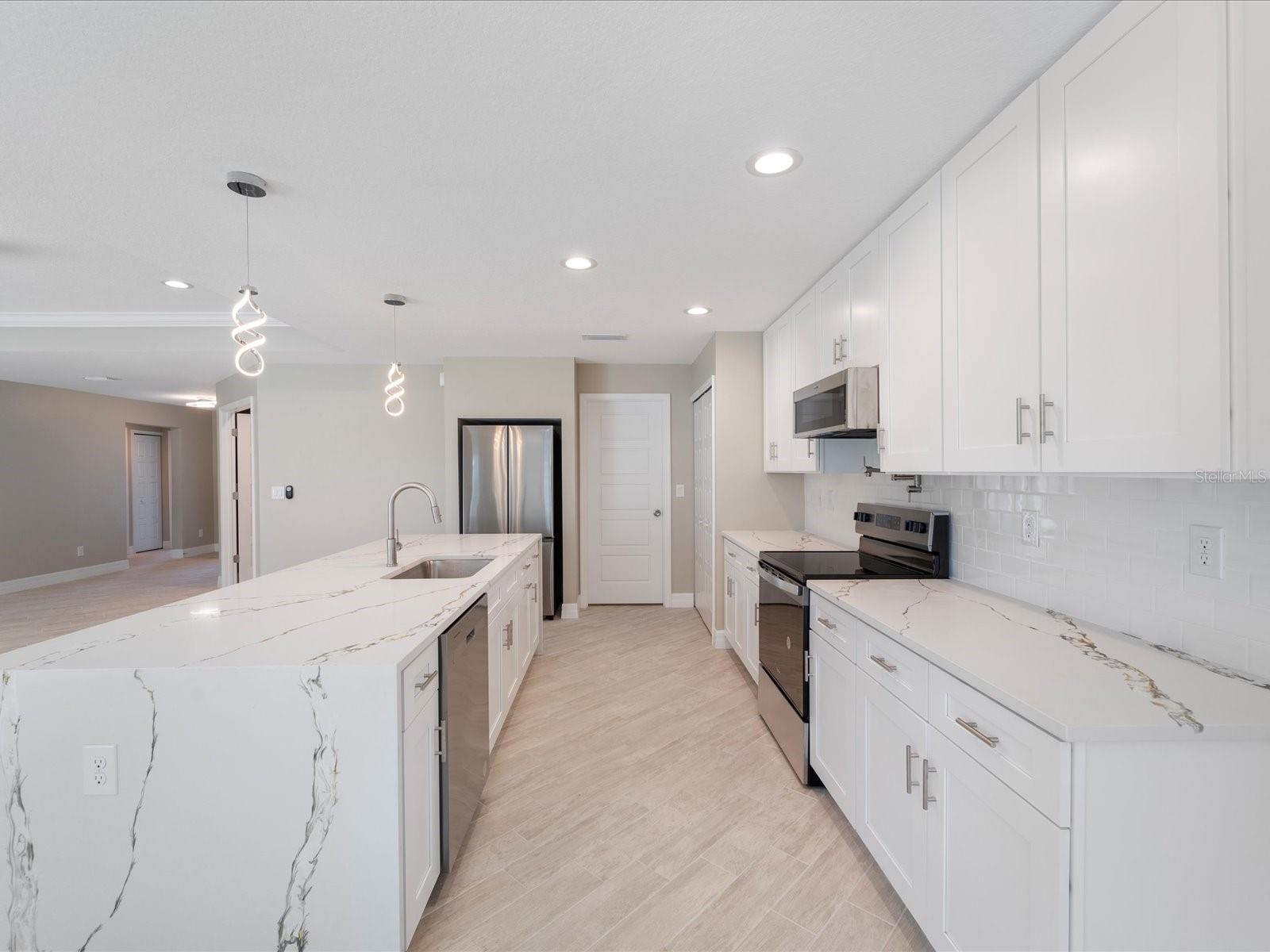 509 SUNSET RD N, ROTONDA WEST, FL, 33947