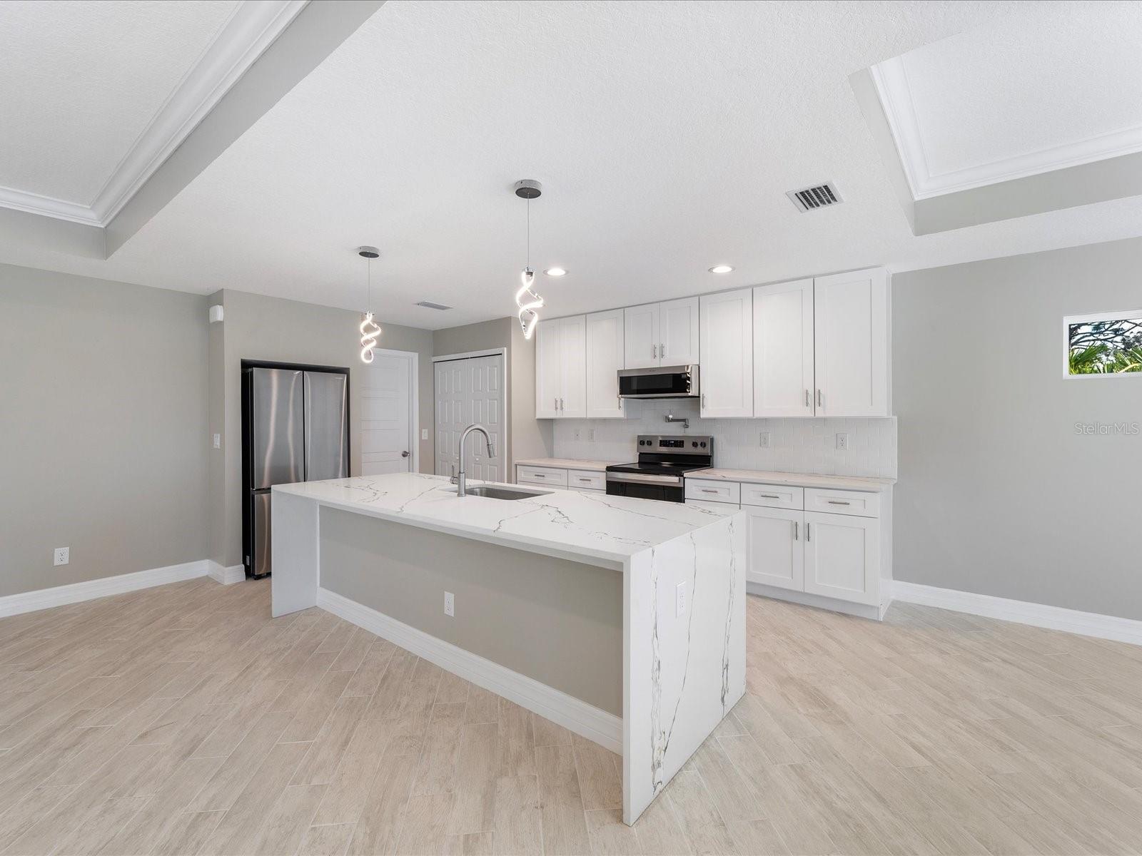509 SUNSET RD N, ROTONDA WEST, FL, 33947