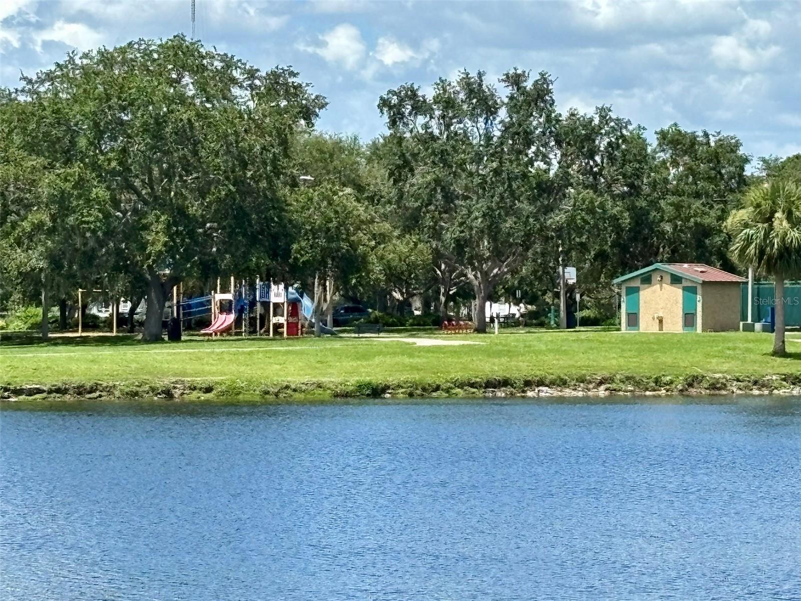 7418 BAY DR, TAMPA, FL, 33635