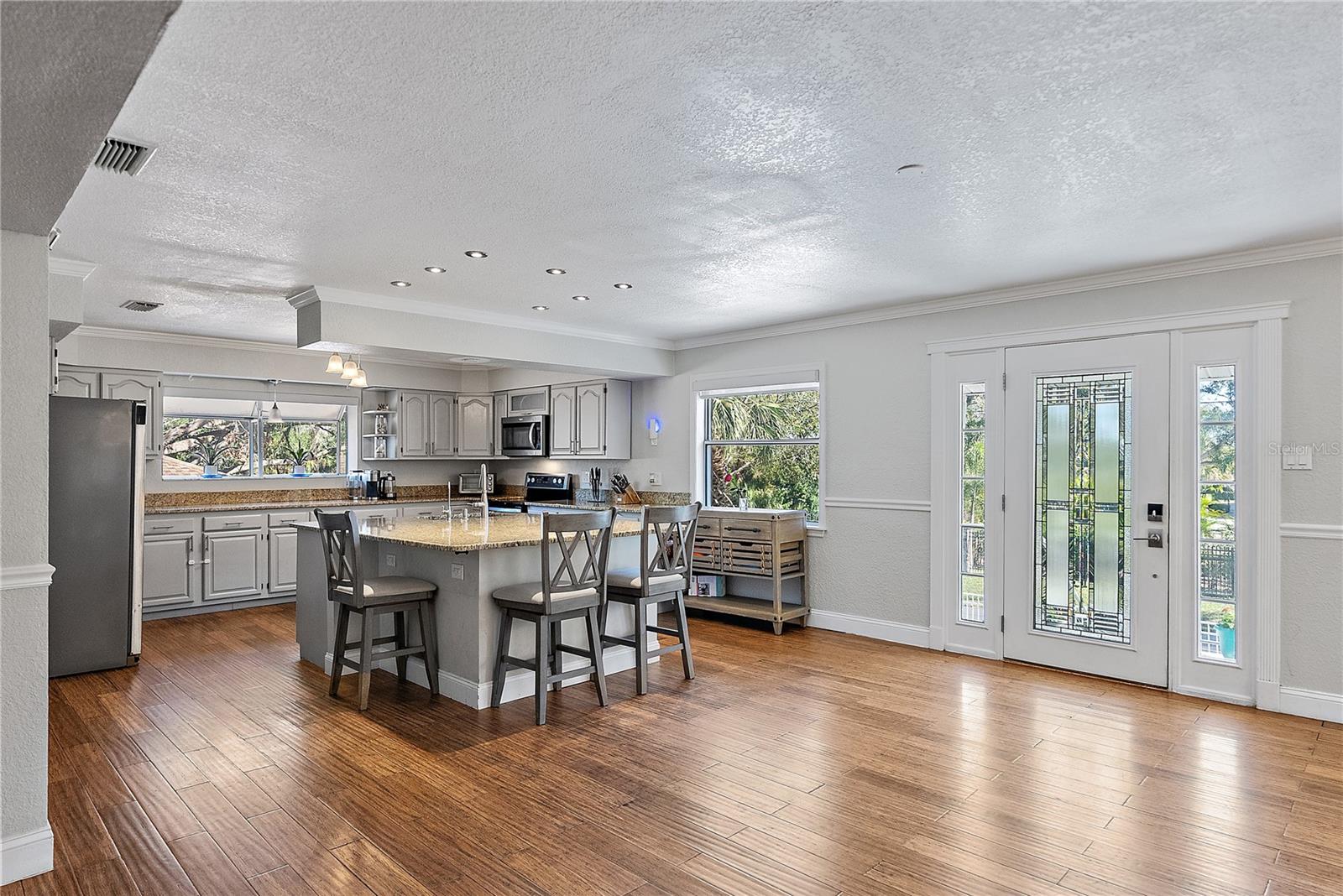 7418 BAY DR, TAMPA, FL, 33635