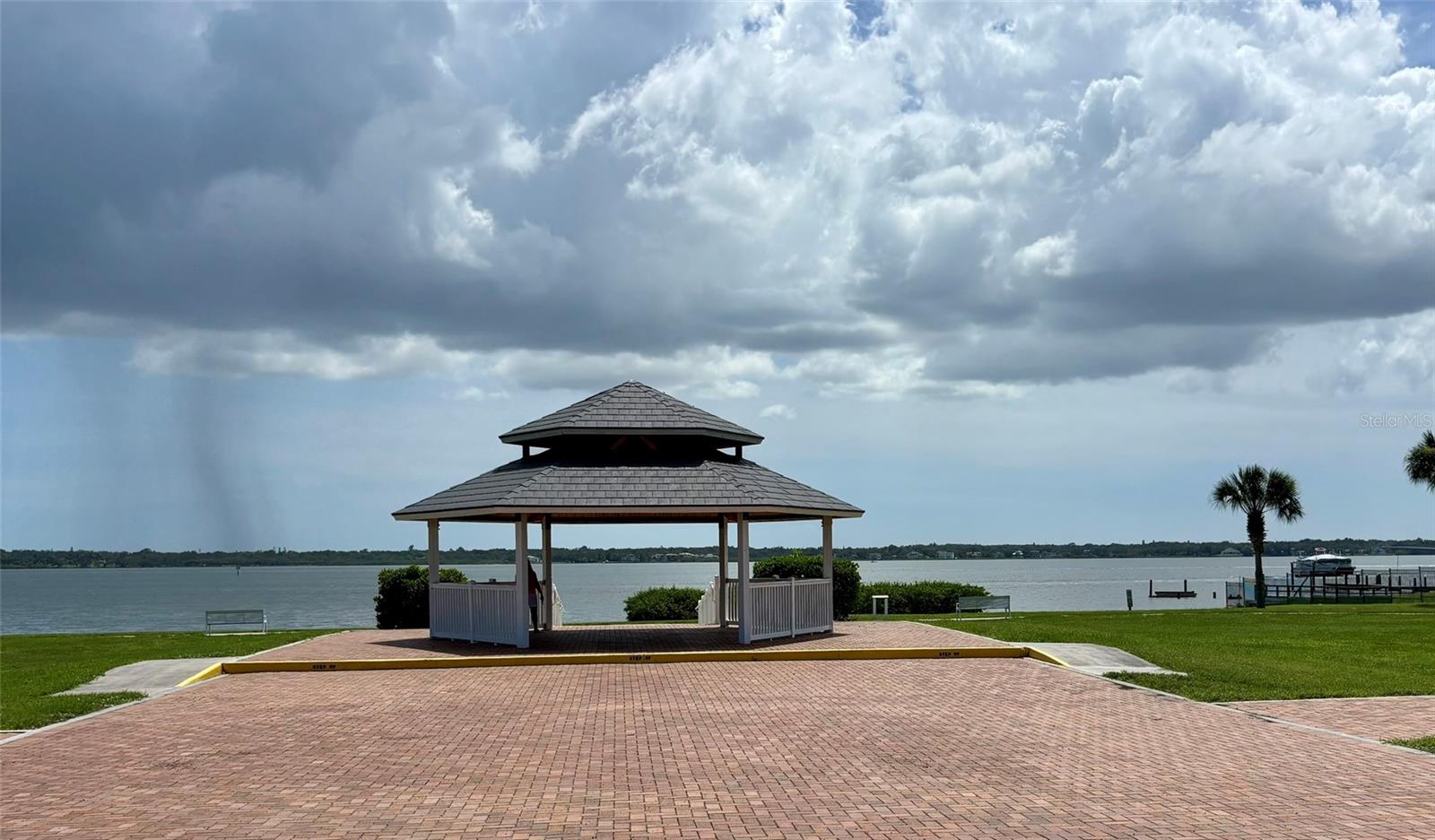 7418 BAY DR, TAMPA, FL, 33635