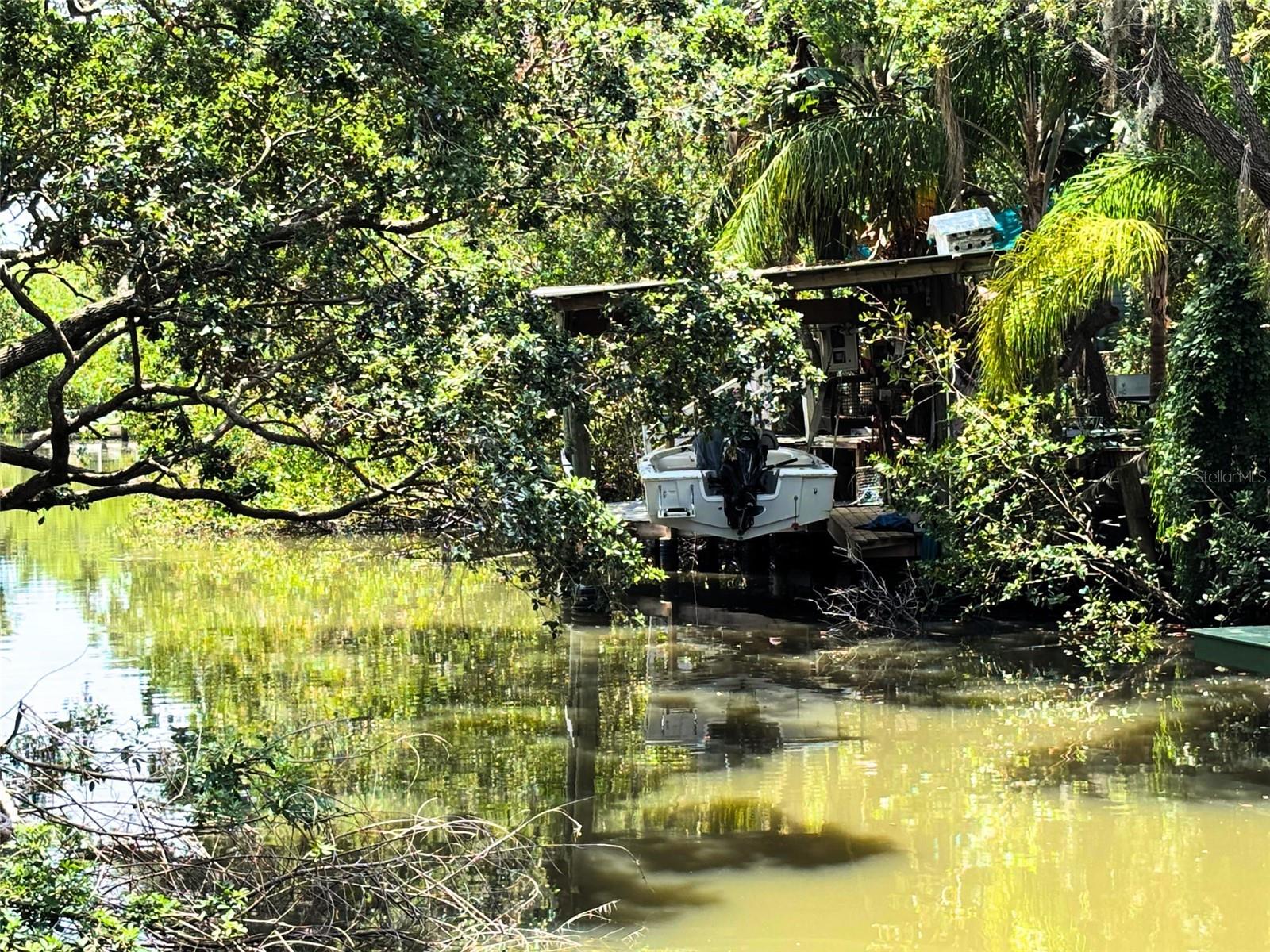 7418 BAY DR, TAMPA, FL, 33635