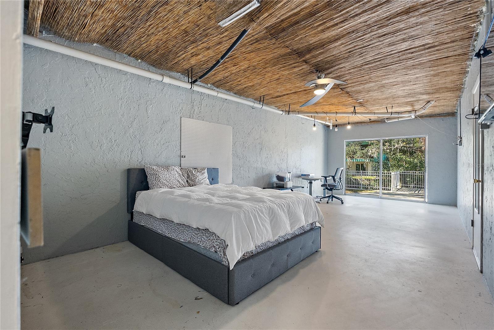 7418 BAY DR, TAMPA, FL, 33635