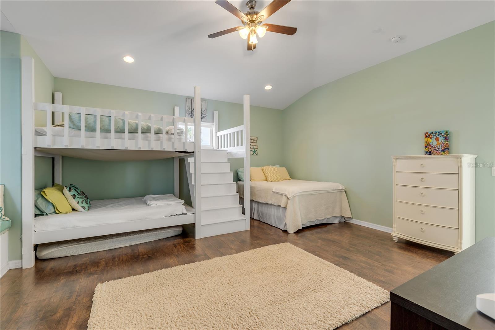 201 S COOPER ST, NEW SMYRNA BEACH, FL, 32169