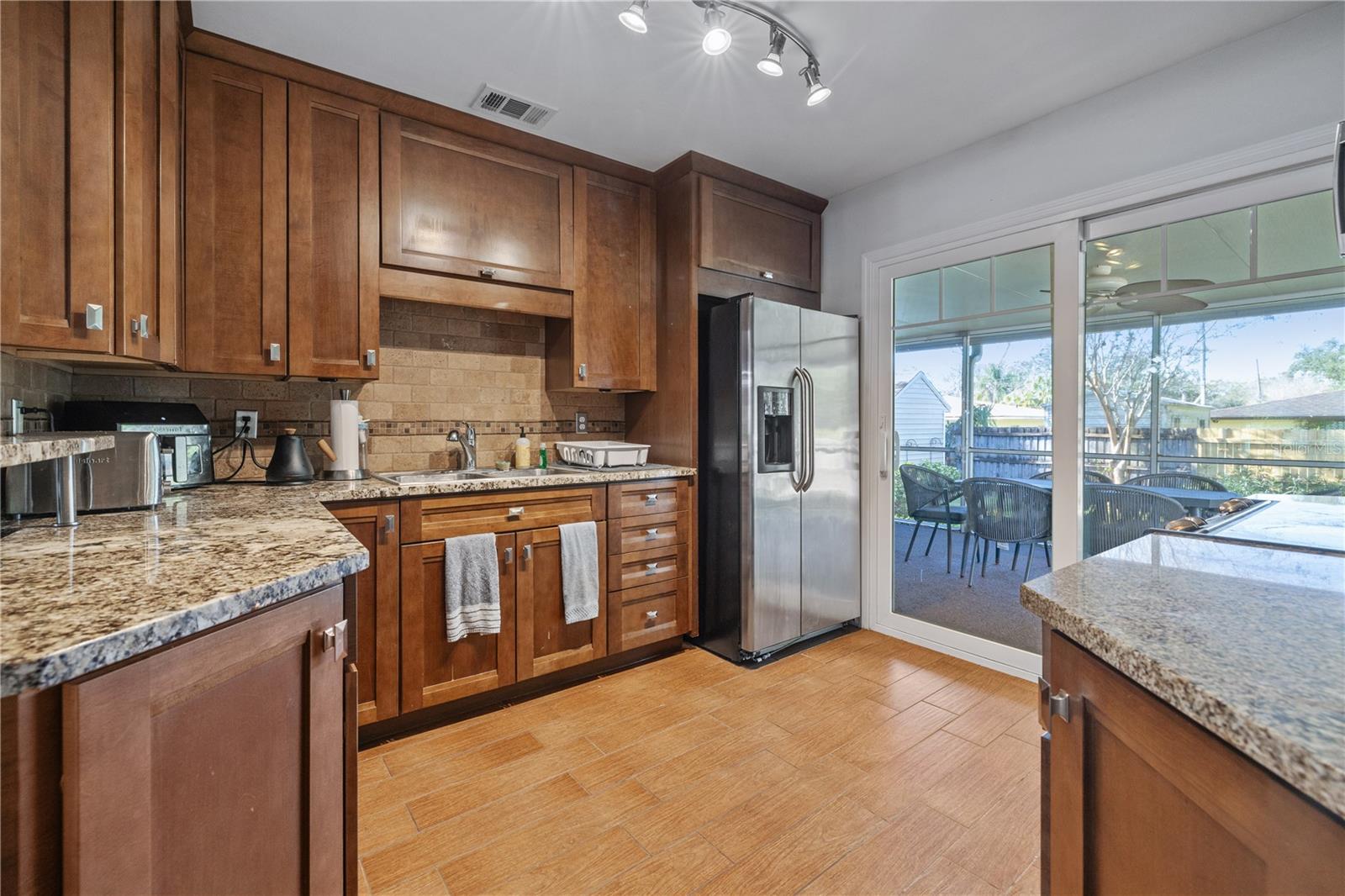 6914 N LYNN AVE, TAMPA, FL, 33604