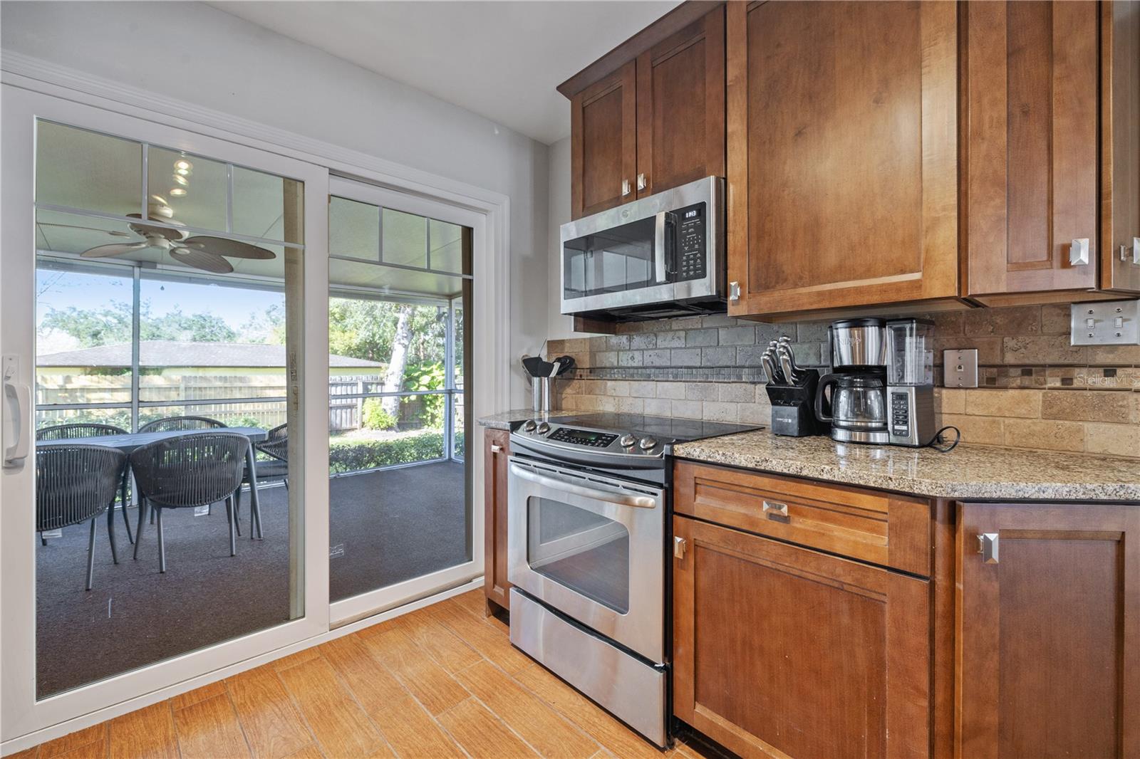 6914 N LYNN AVE, TAMPA, FL, 33604