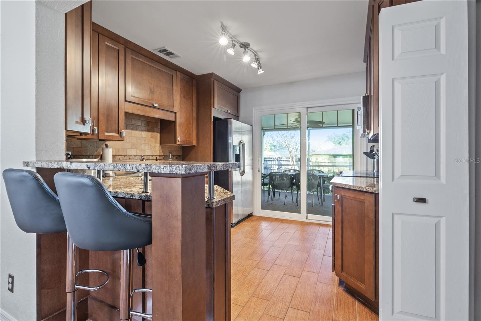 6914 N LYNN AVE, TAMPA, FL, 33604