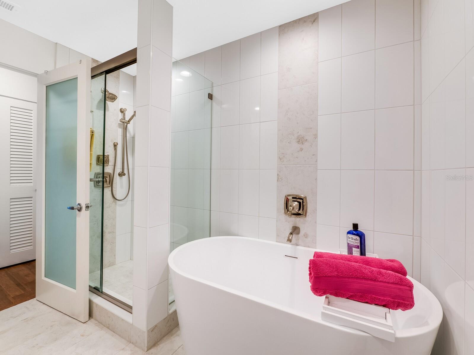 1336 BENJAMIN FRANKLIN DR #1F, SARASOTA, FL, 34236