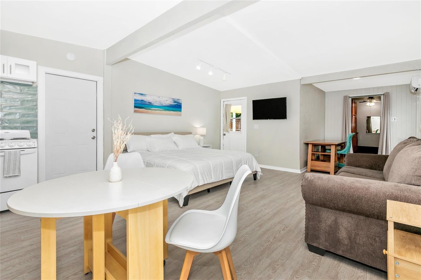 1502 CHANDLER AVE #B, CLEARWATER, FL, 33755