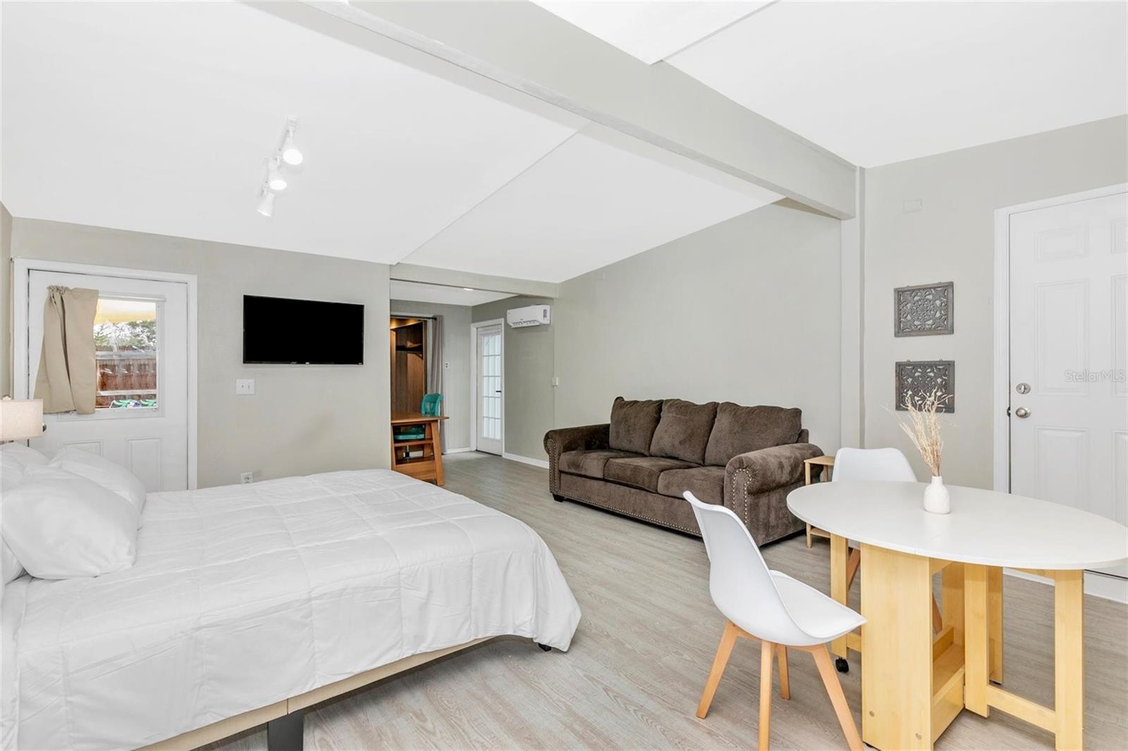 1502 CHANDLER AVE #B, CLEARWATER, FL, 33755