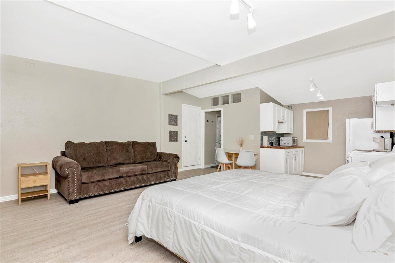 1502 CHANDLER AVE #B, CLEARWATER, FL, 33755