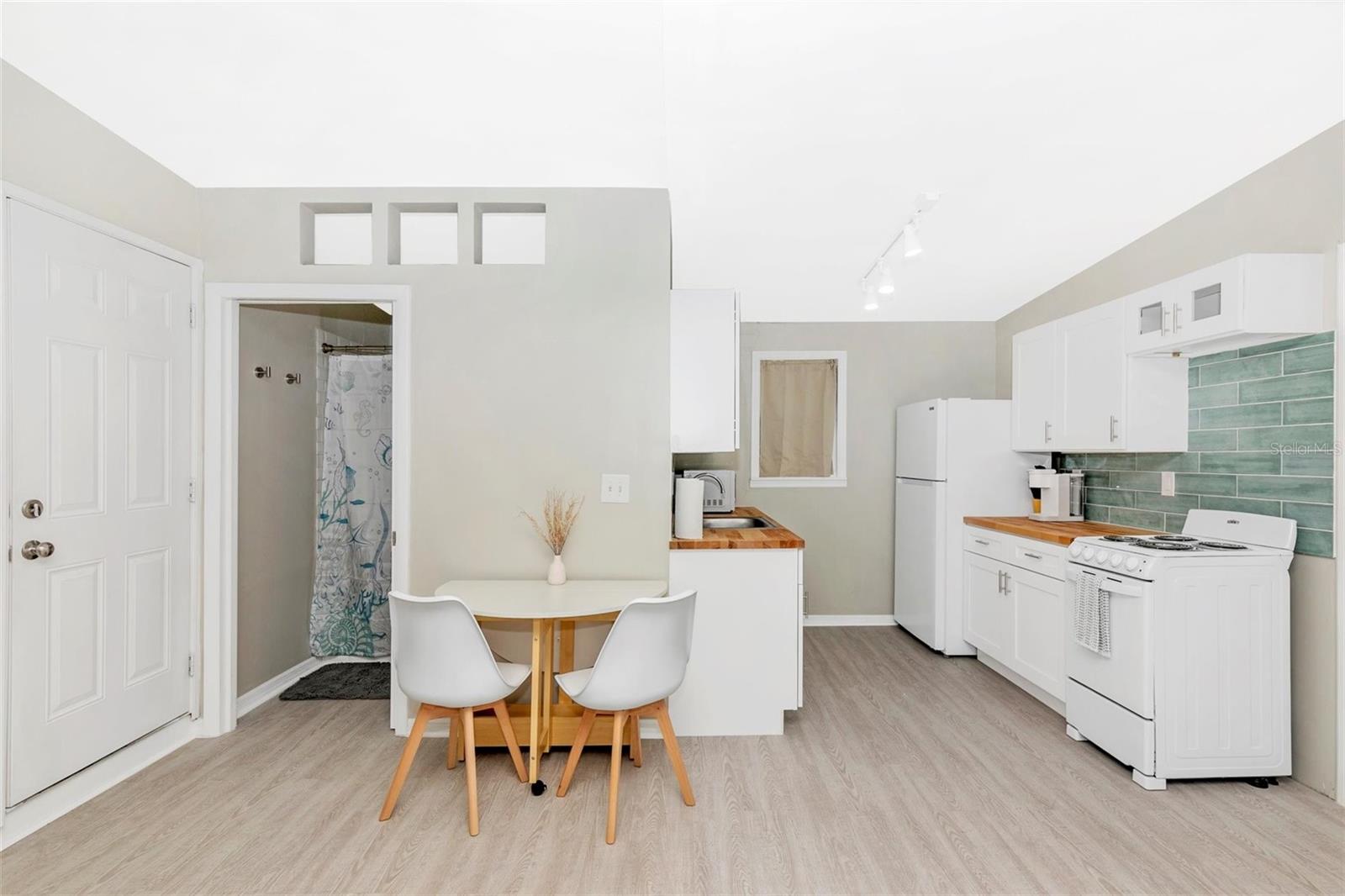 1502 CHANDLER AVE #B, CLEARWATER, FL, 33755