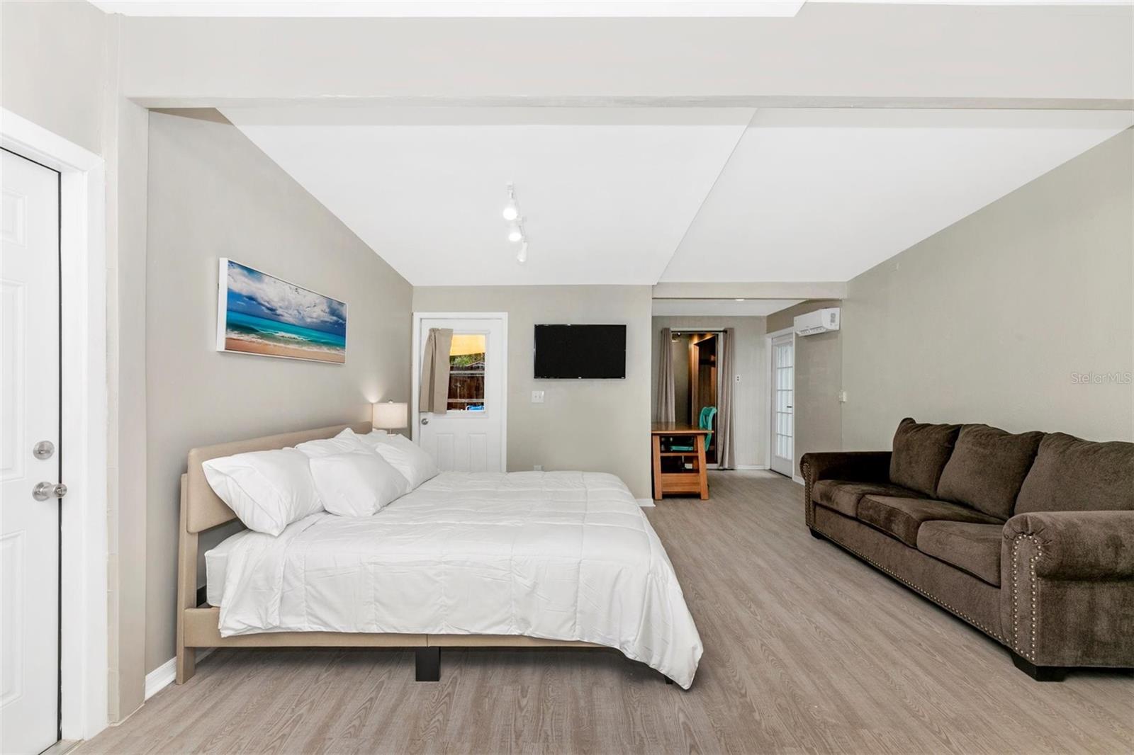 1502 CHANDLER AVE #B, CLEARWATER, FL, 33755