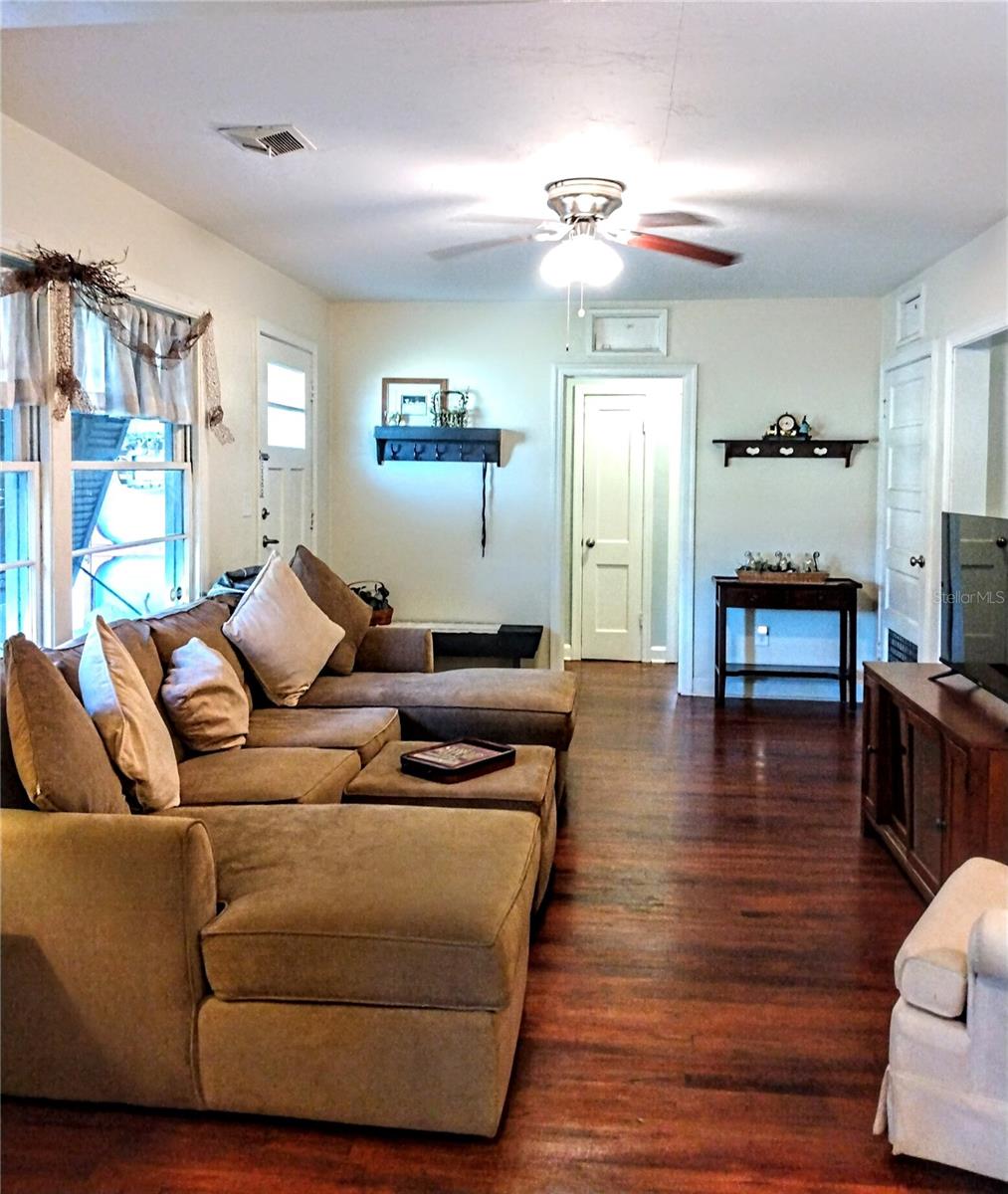 1122 NE 9TH ST, OCALA, FL, 34470