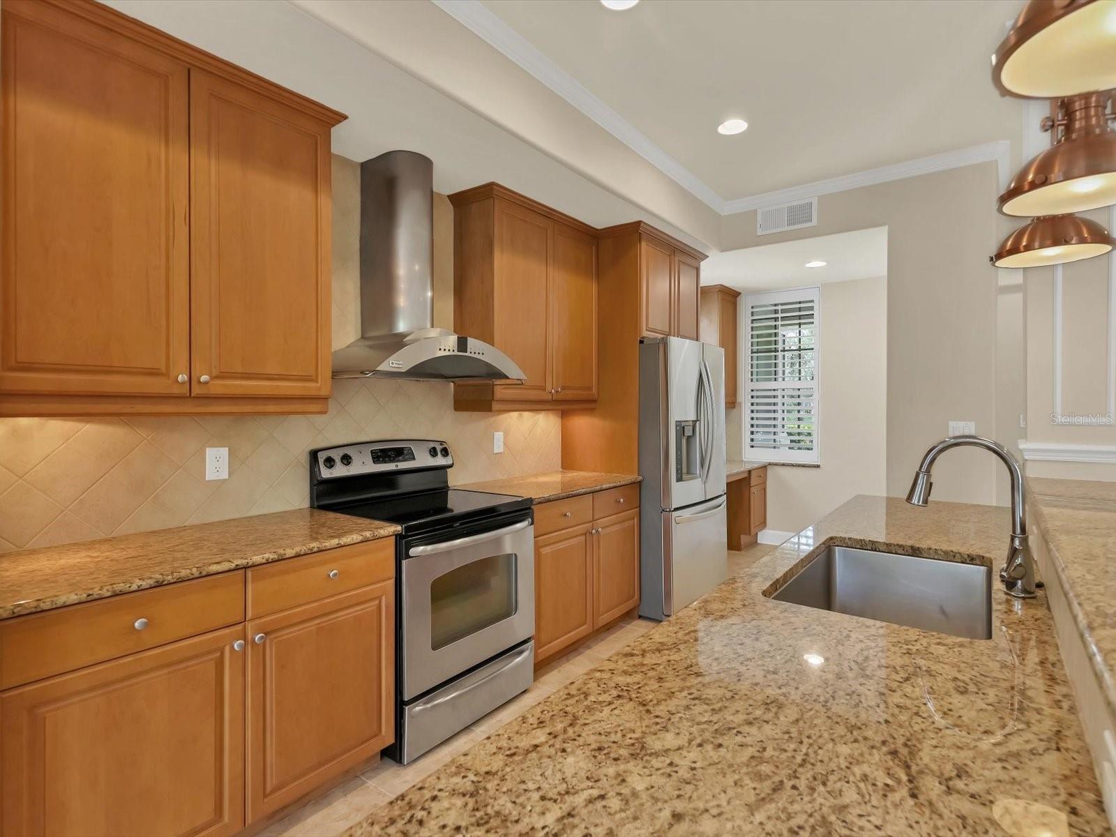 8023 ST SIMONS ST #8023, UNIVERSITY PARK, FL, 34201