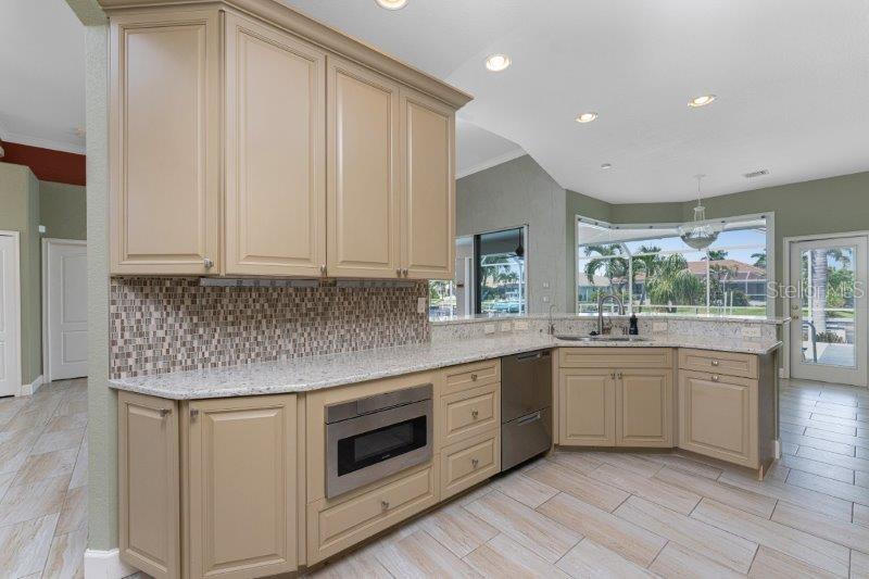 1030 VIA FORMIA, PUNTA GORDA, FL, 33950