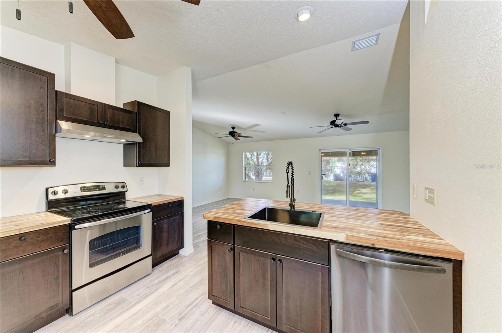 7930 VERNA BETHANY RD, MYAKKA CITY, FL, 34251