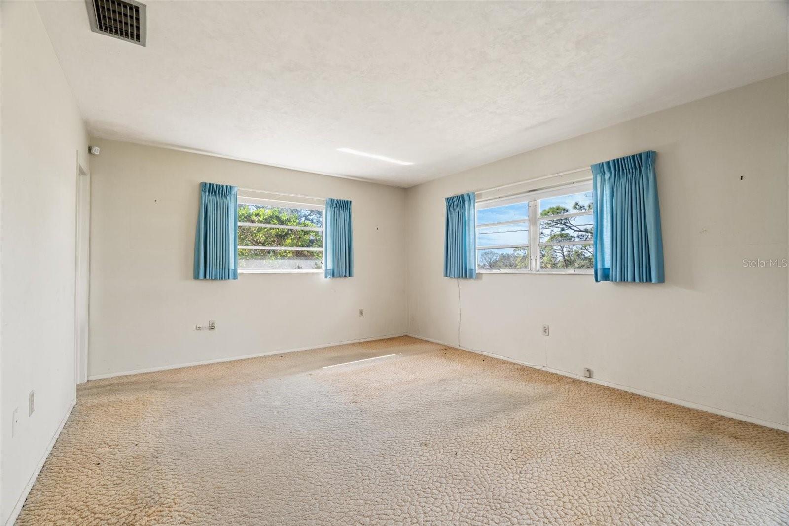 617 WHITFIELD AVE, SARASOTA, FL, 34243