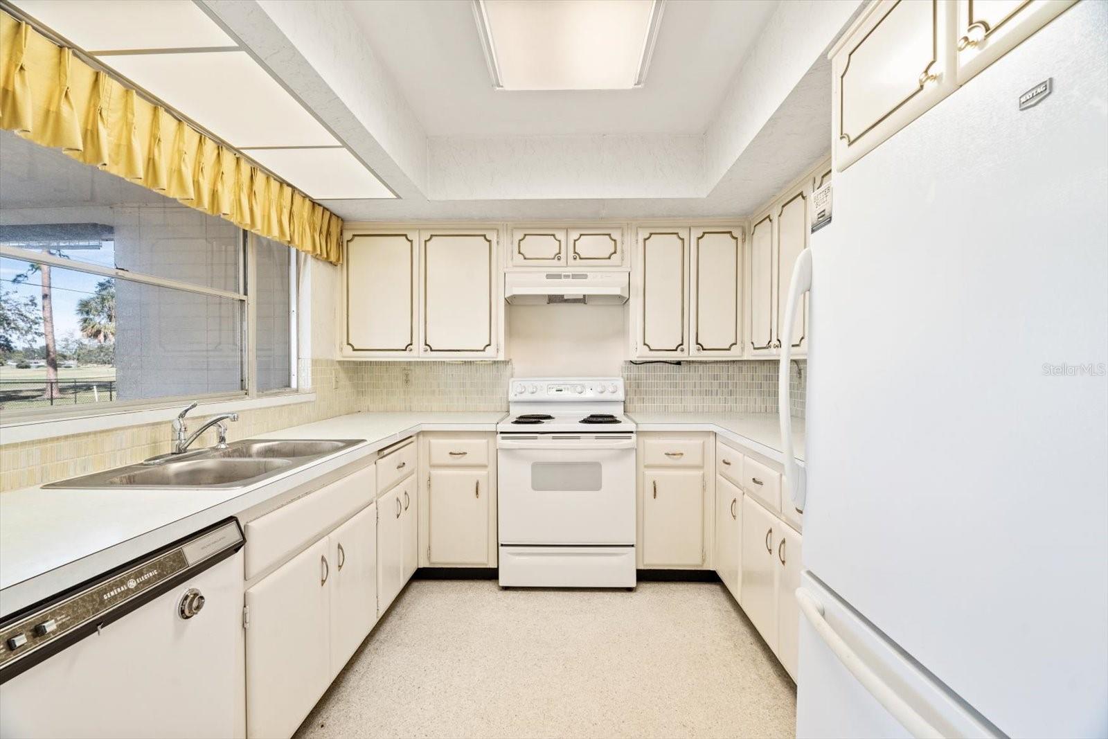 617 WHITFIELD AVE, SARASOTA, FL, 34243